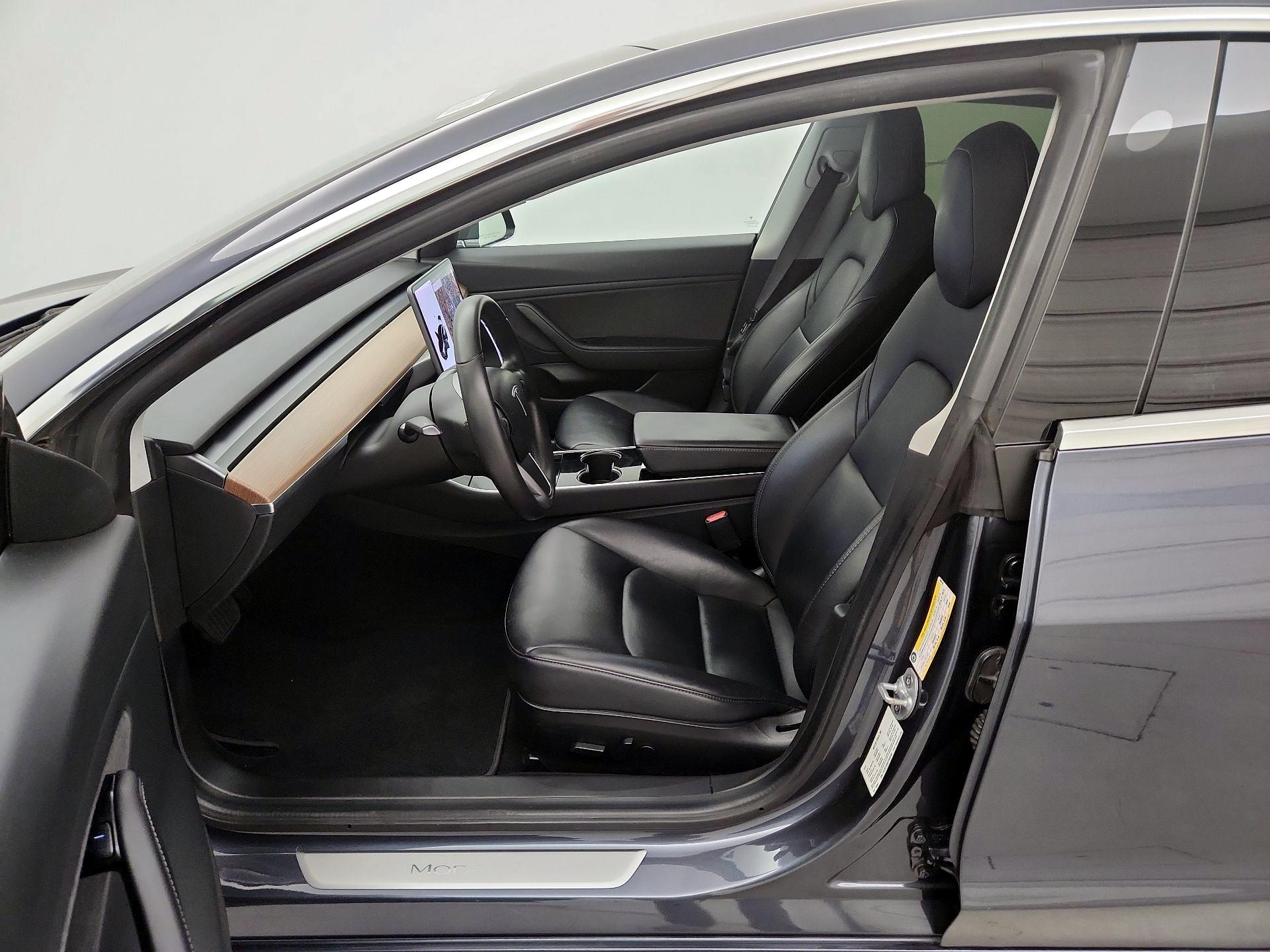 Thumbnail: 2020 Tesla Model 3 - 11