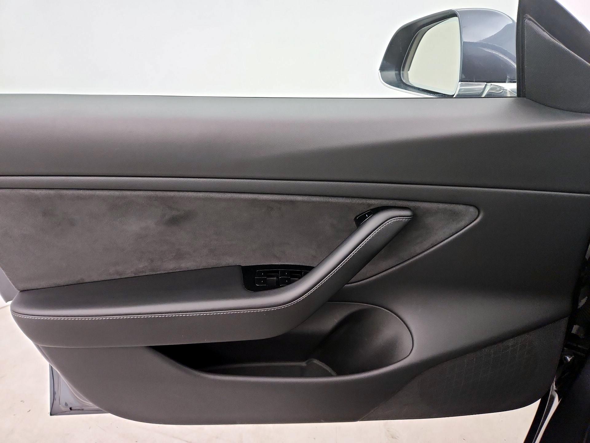 Thumbnail: 2020 Tesla Model 3 - 12
