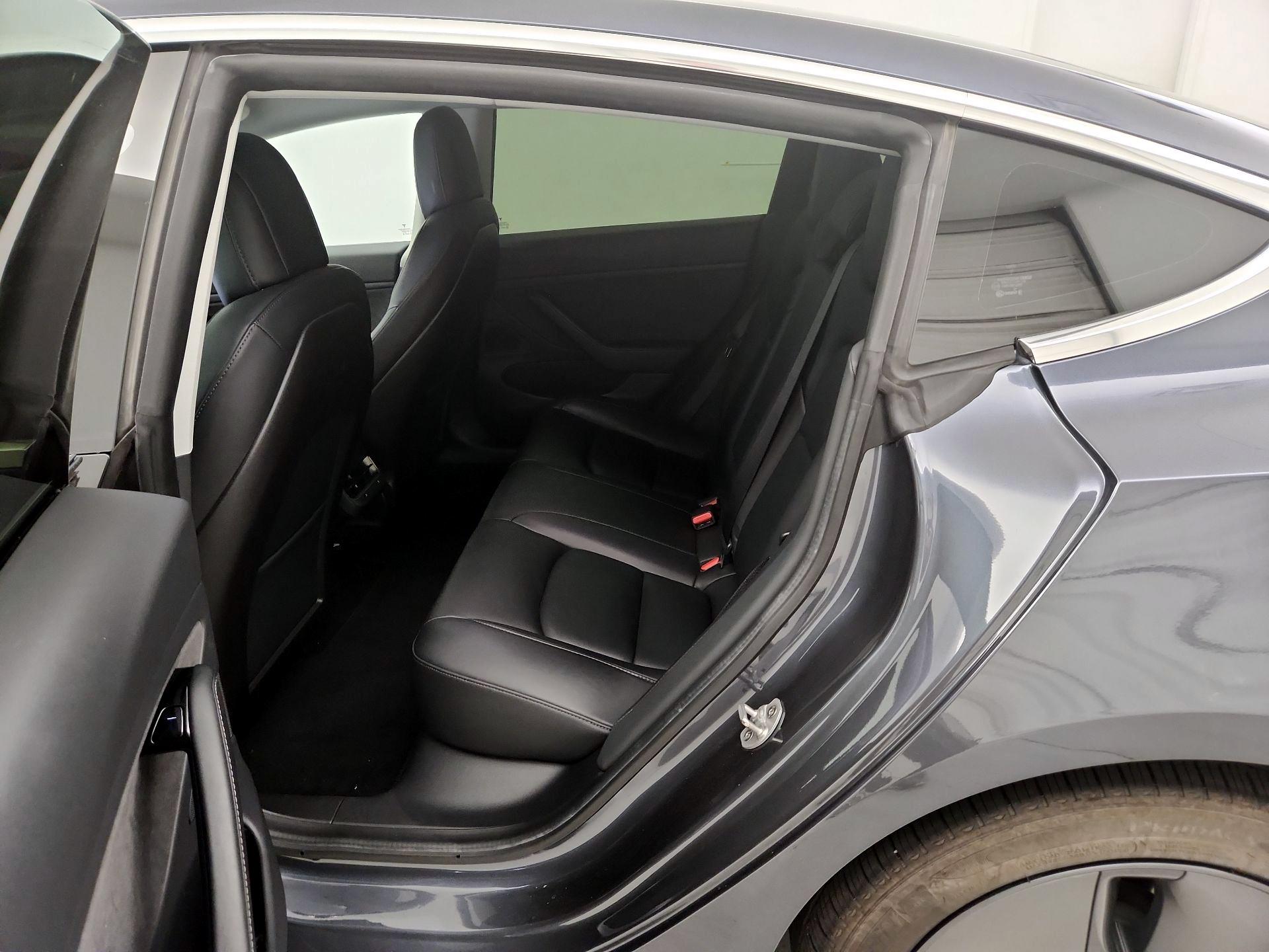 Thumbnail: 2020 Tesla Model 3 - 20