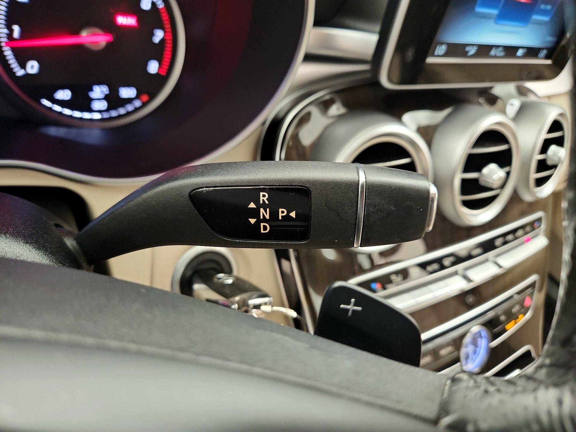 Thumbnail: 2016 Mercedes-Benz C-Class - 17