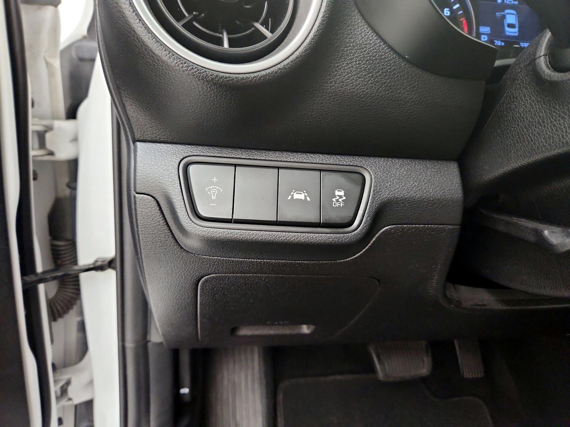 Thumbnail: 2019 Kia Forte - 13