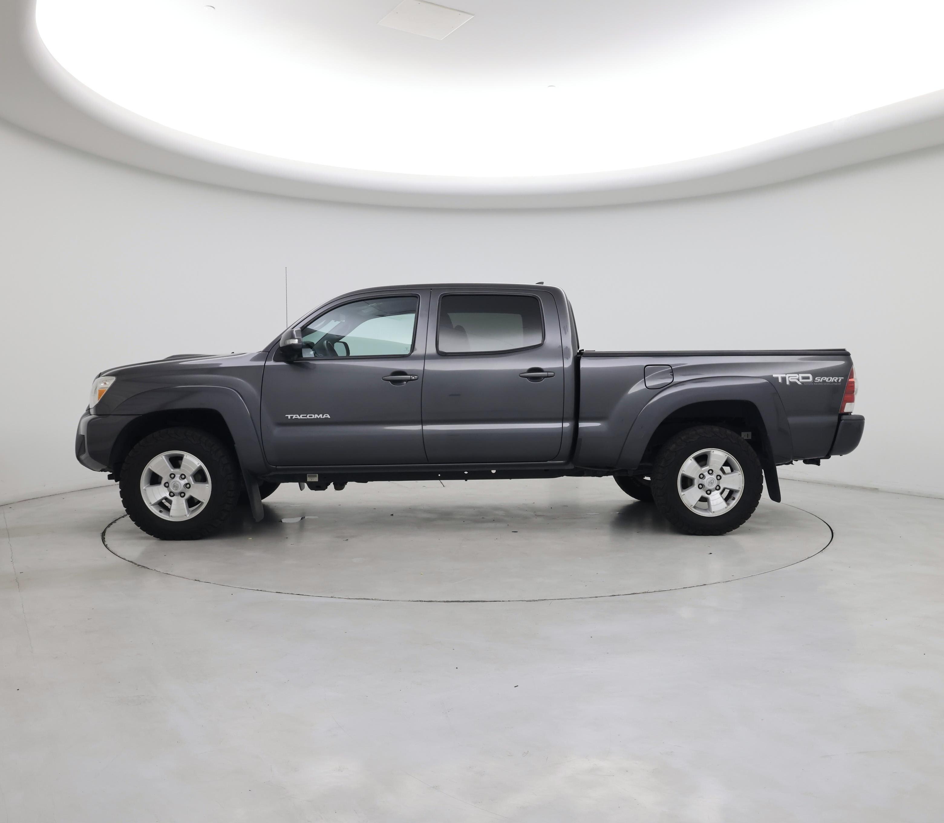 Thumbnail: 2015 Toyota Tacoma - 3