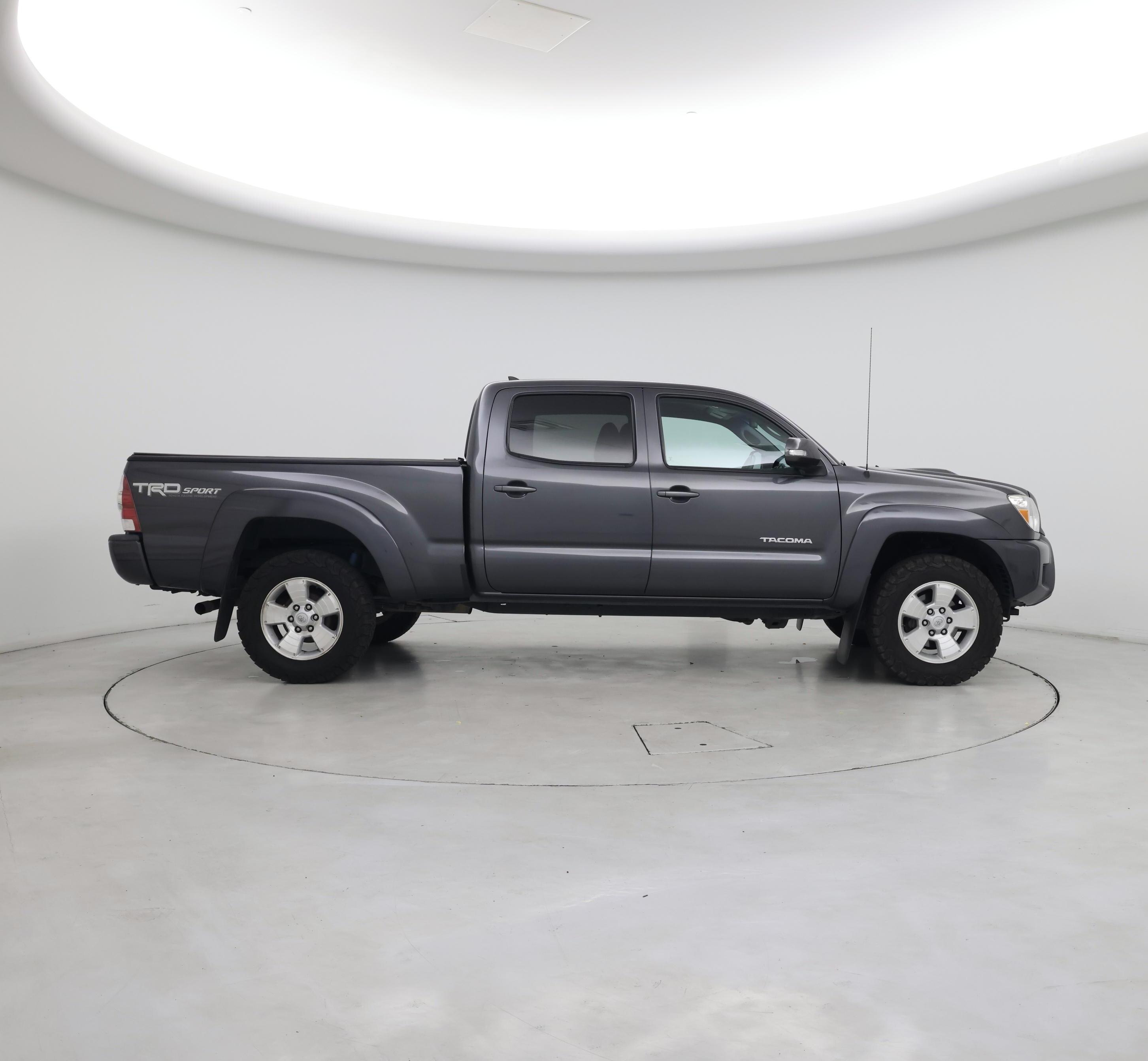 Thumbnail: 2015 Toyota Tacoma - 7
