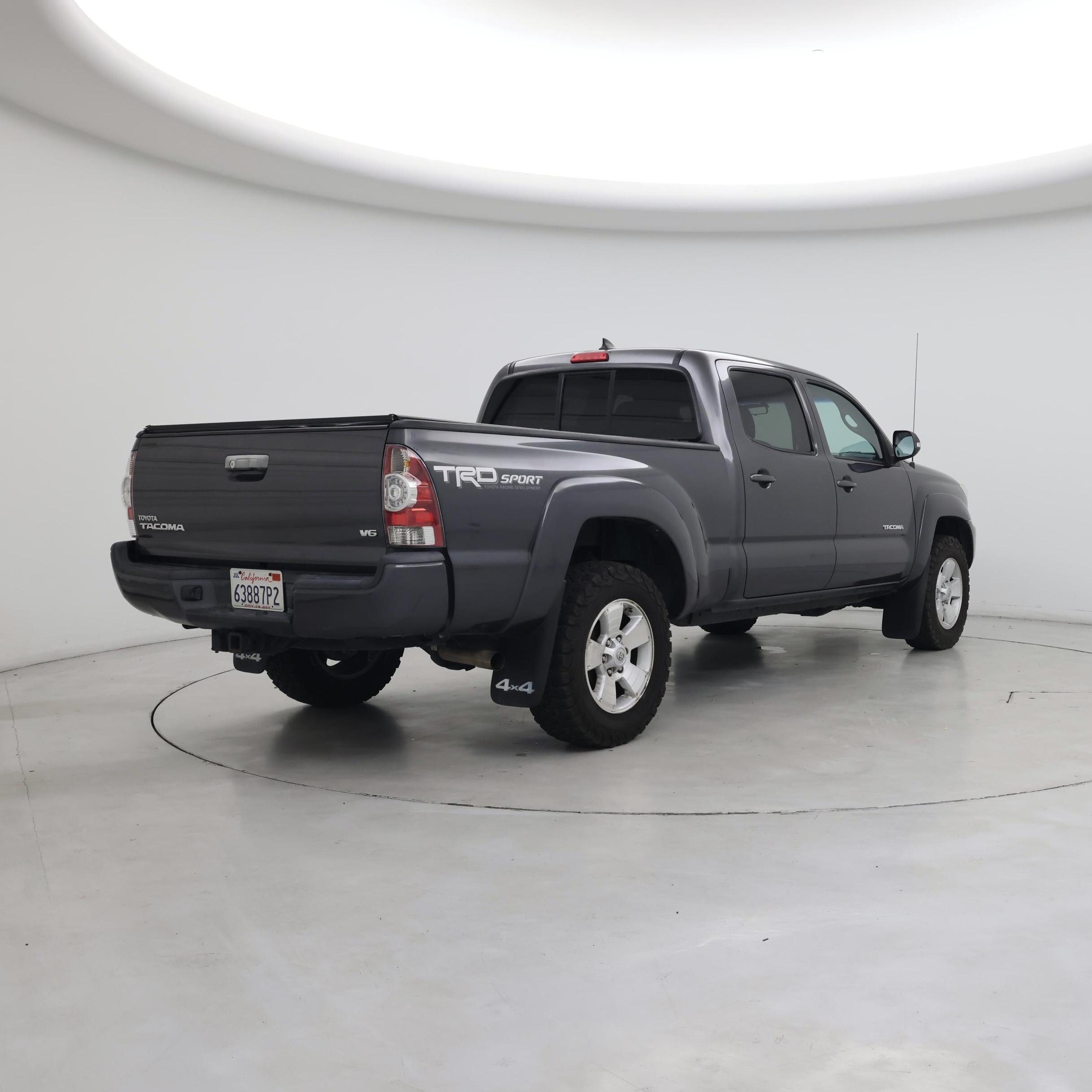 Thumbnail: 2015 Toyota Tacoma - 8