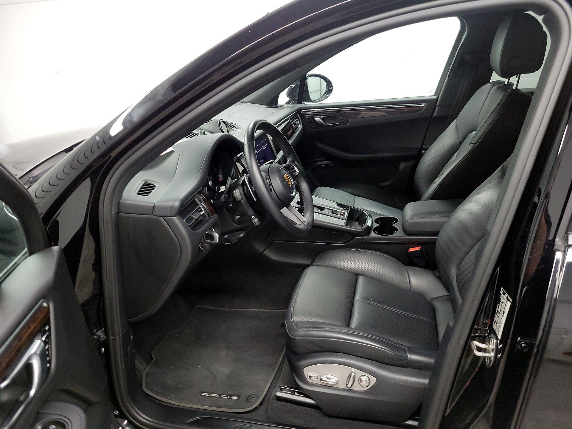 Thumbnail: 2022 Porsche Macan - 11