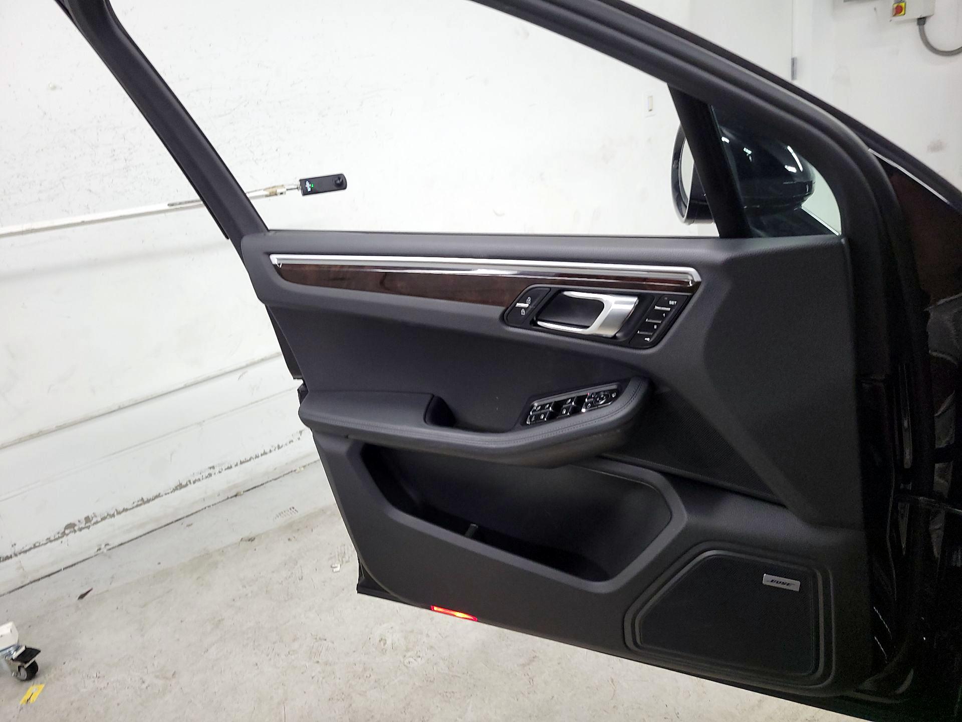 Thumbnail: 2022 Porsche Macan - 12