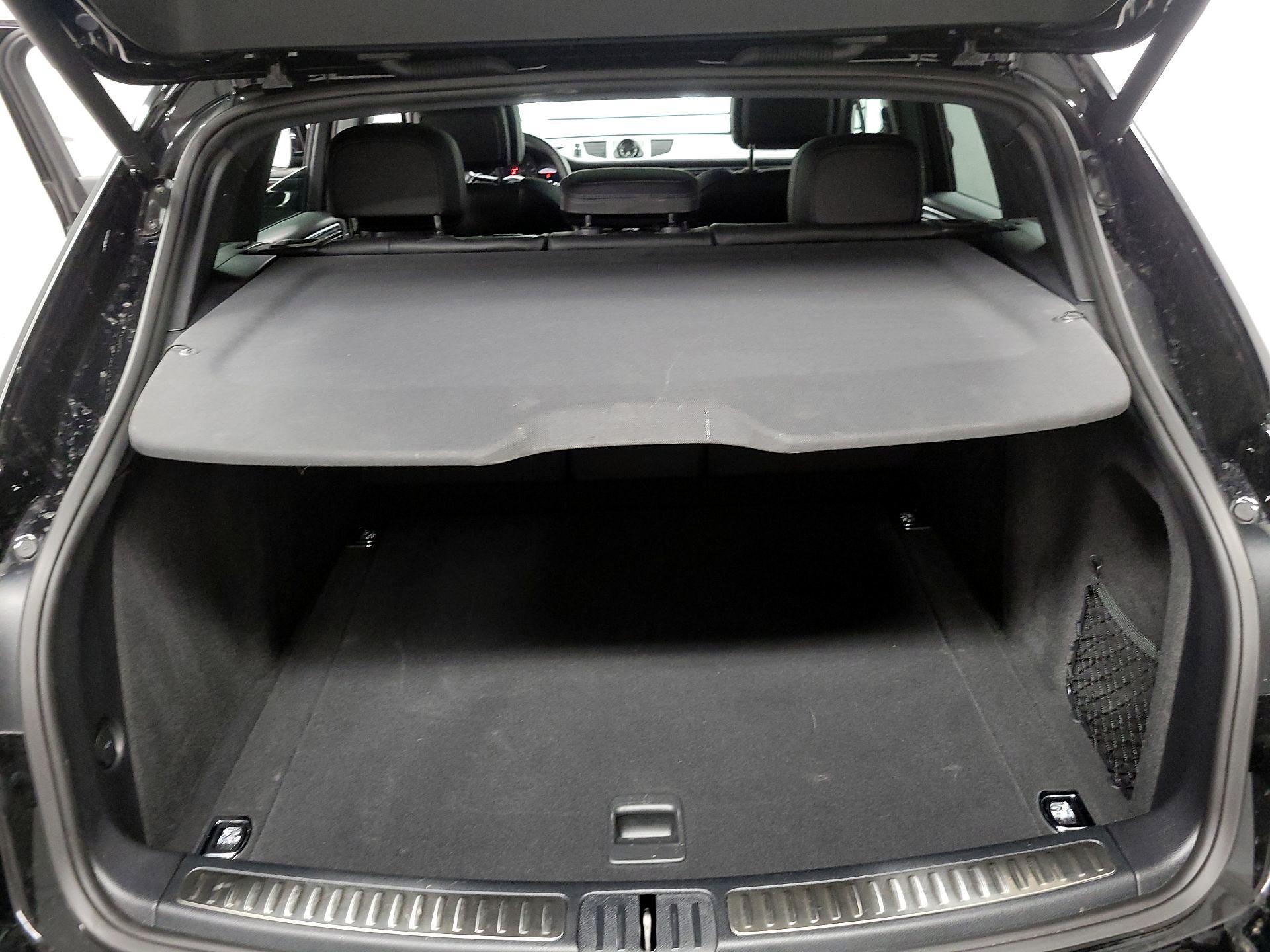 Thumbnail: 2022 Porsche Macan - 18