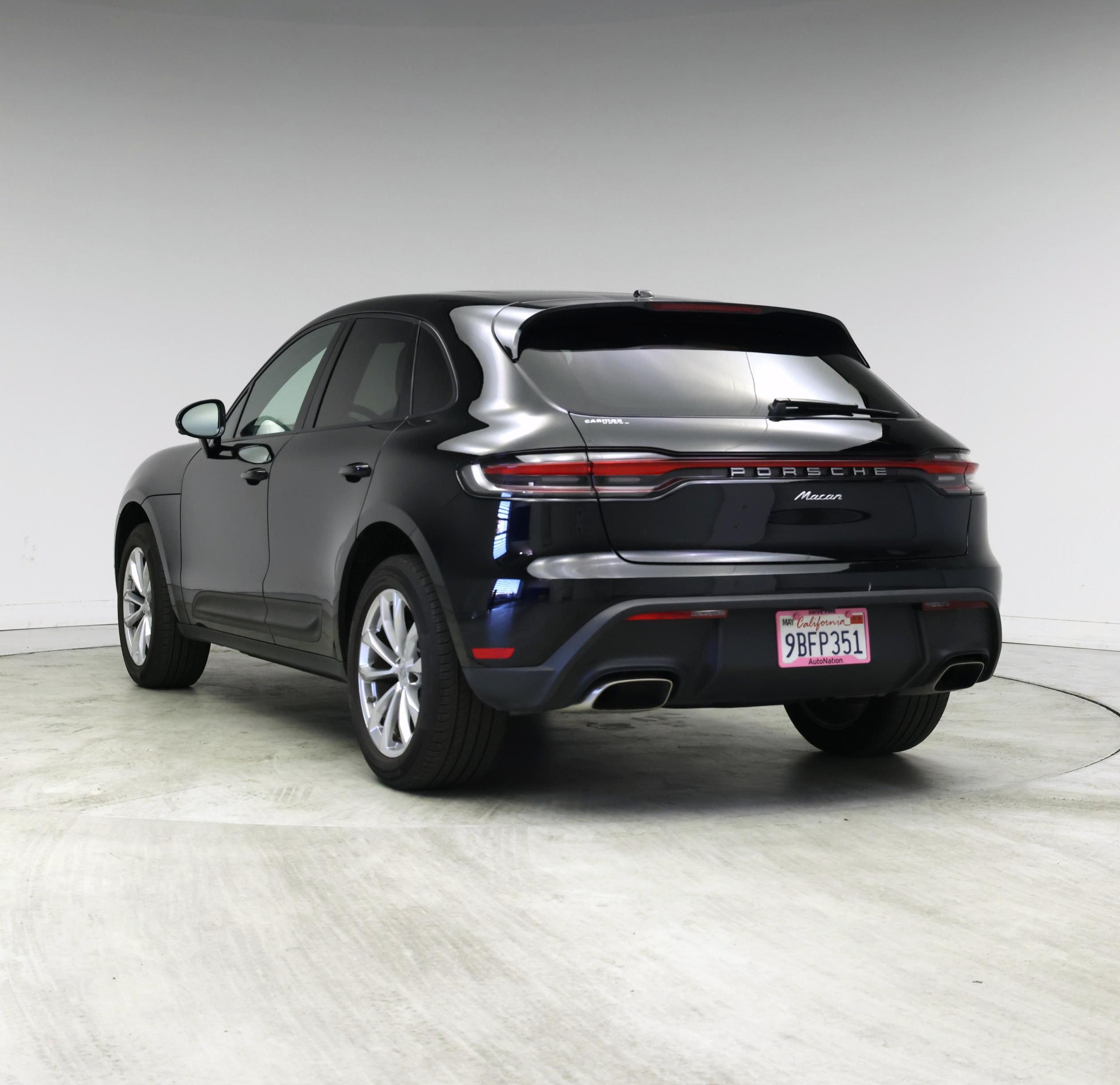 Thumbnail: 2022 Porsche Macan - 2