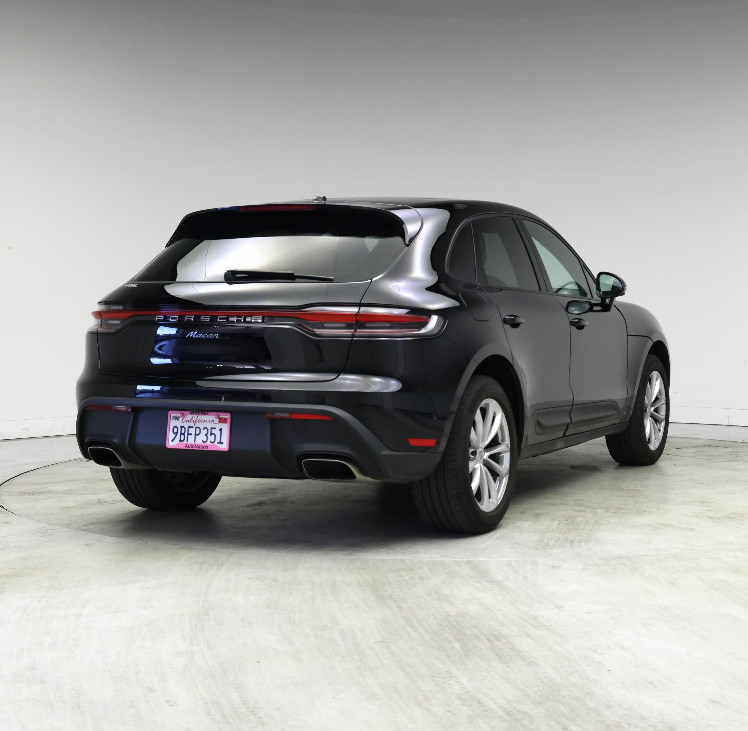 Thumbnail: 2022 Porsche Macan - 8