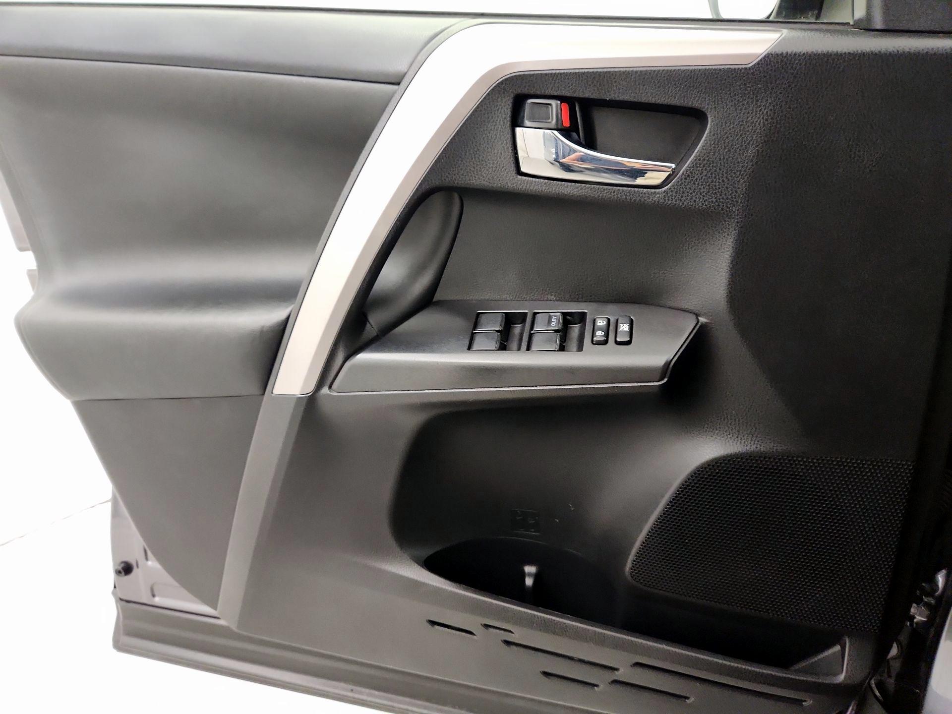 Thumbnail: 2017 Toyota RAV4 - 12