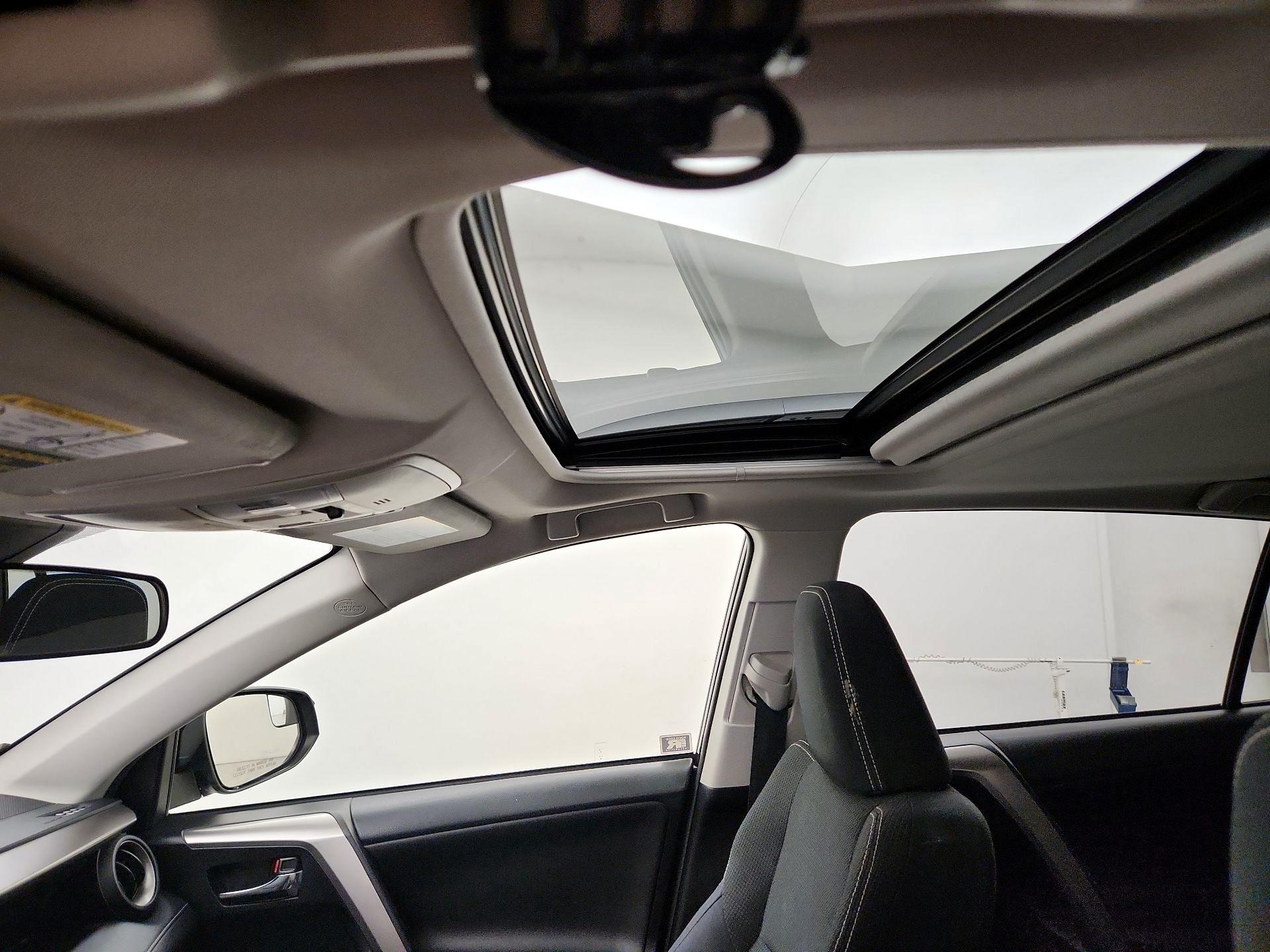 Thumbnail: 2017 Toyota RAV4 - 19