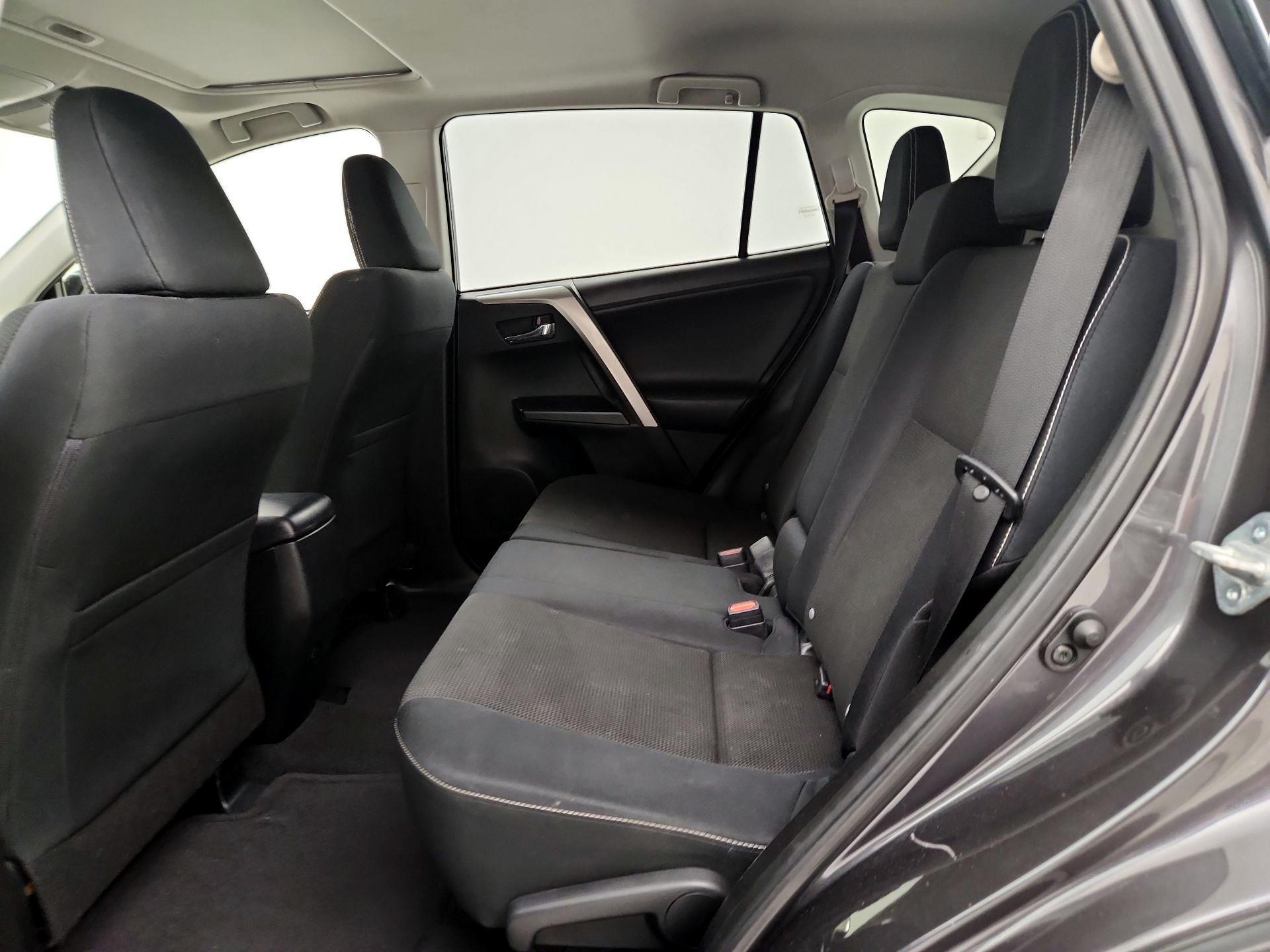 Thumbnail: 2017 Toyota RAV4 - 20