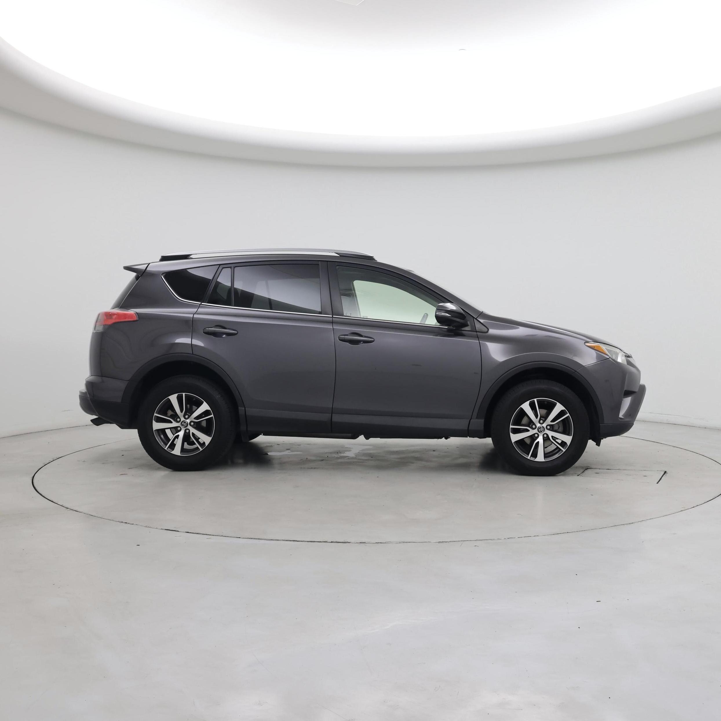 Thumbnail: 2017 Toyota RAV4 - 7