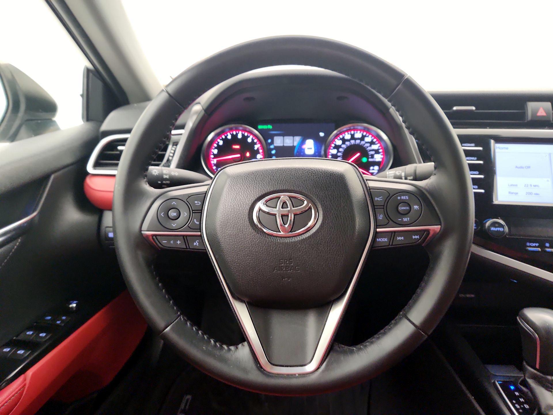 Thumbnail: 2018 Toyota Camry - 10