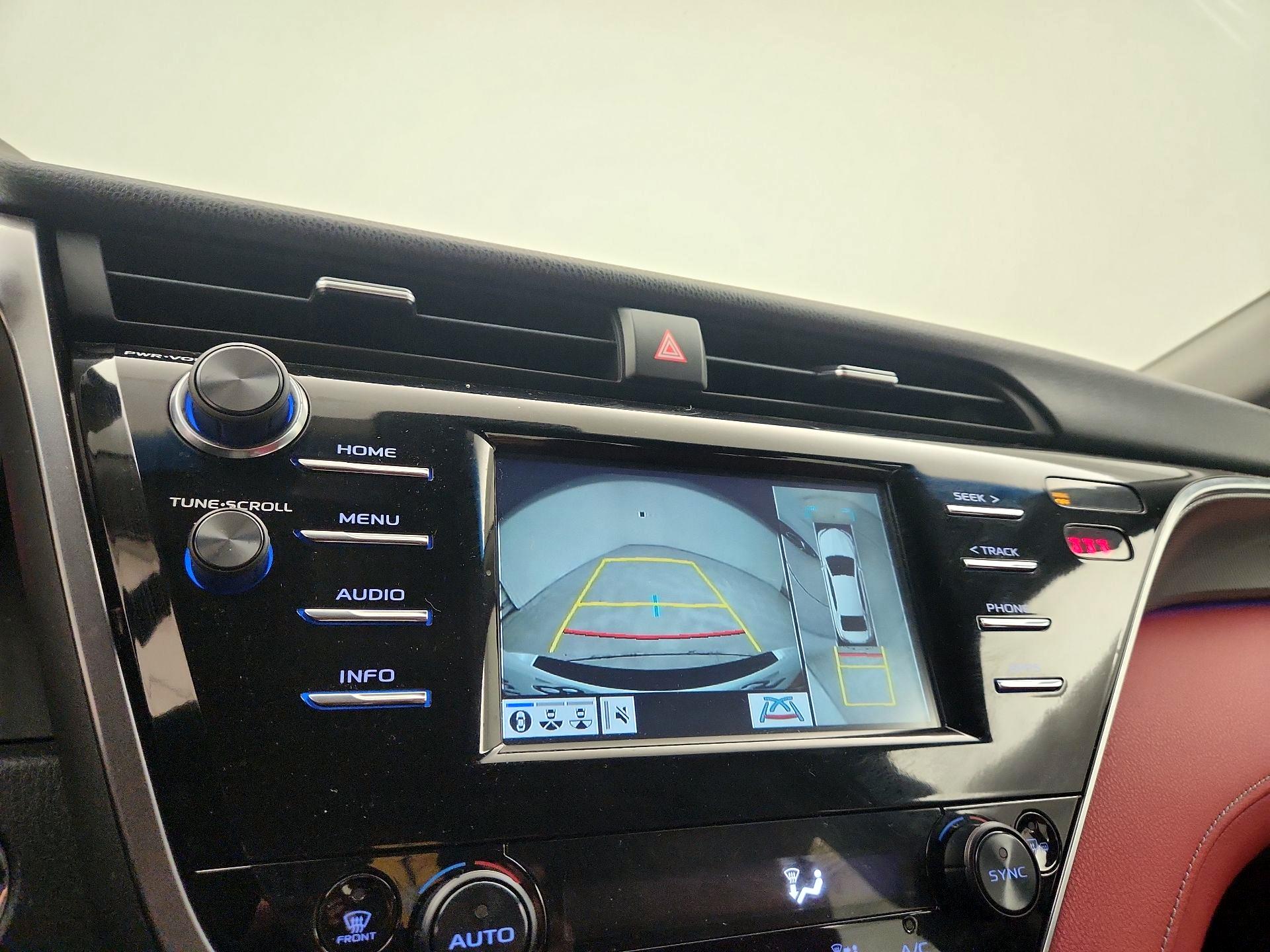 Thumbnail: 2018 Toyota Camry - 14
