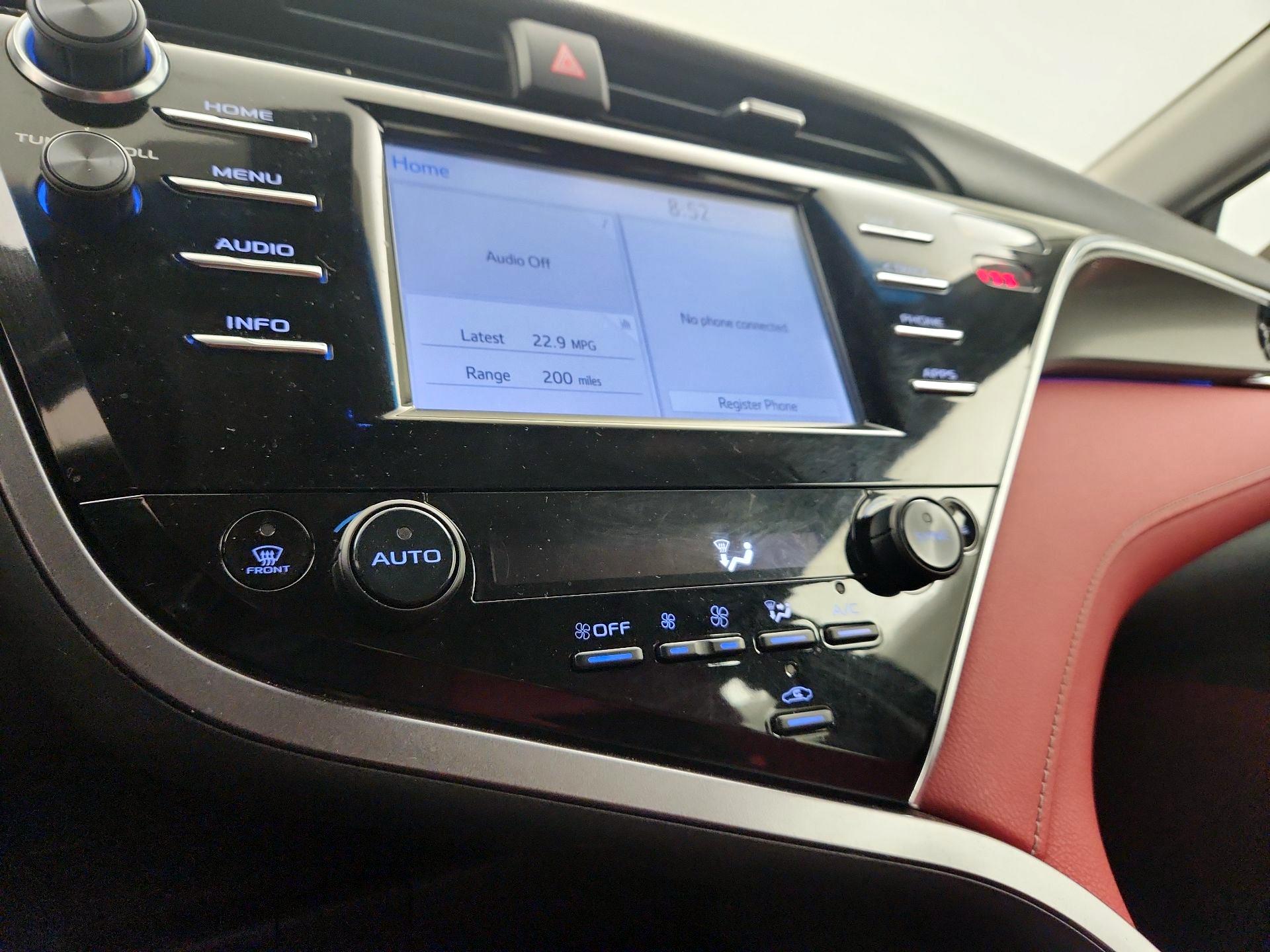 Thumbnail: 2018 Toyota Camry - 16
