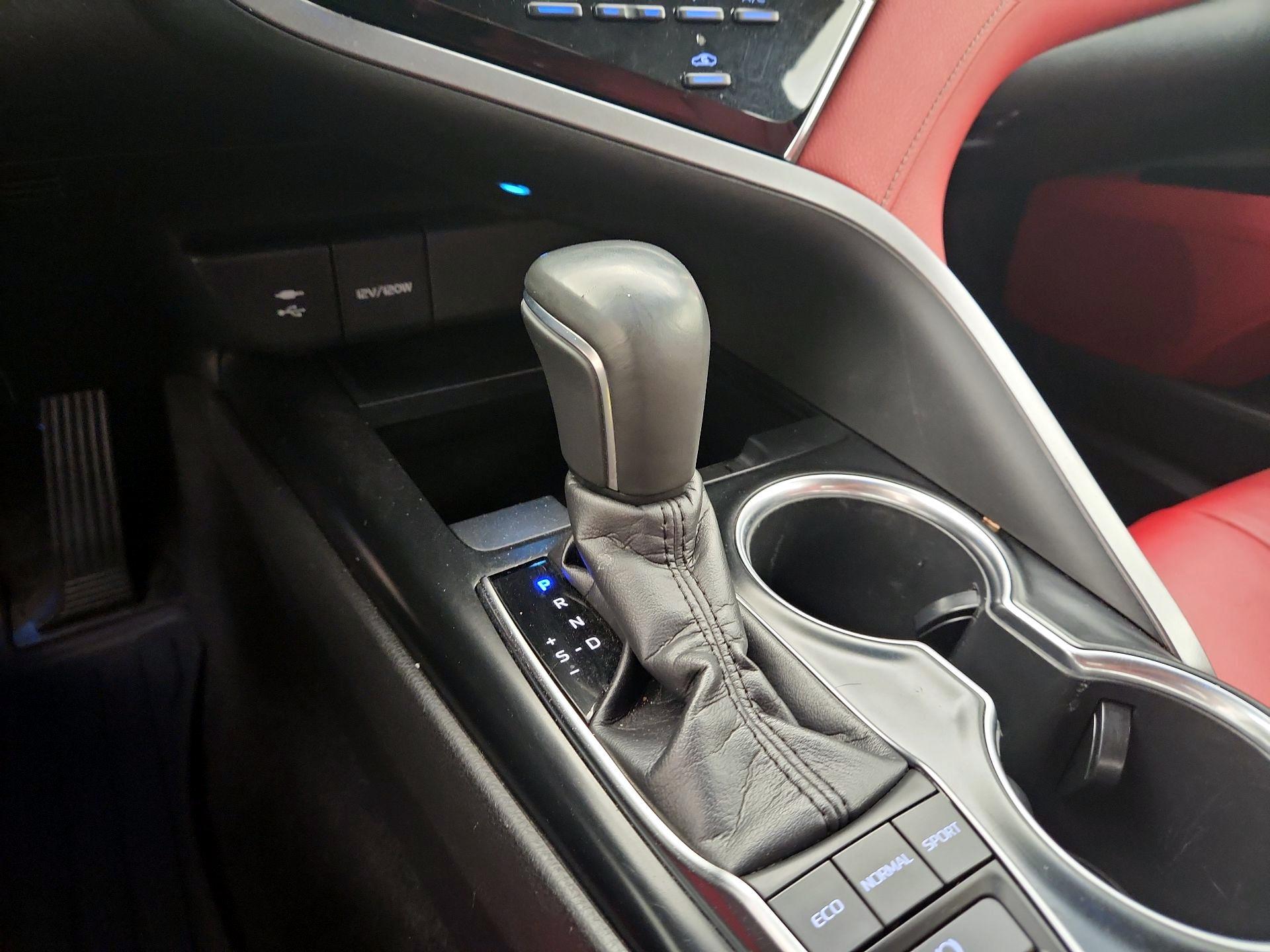 Thumbnail: 2018 Toyota Camry - 17