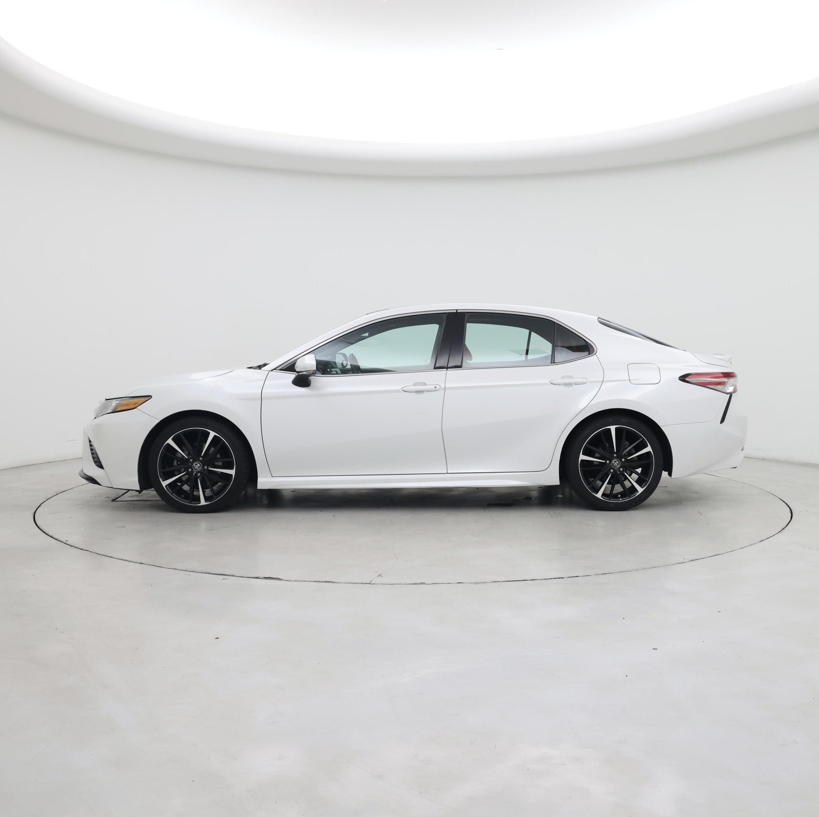 Thumbnail: 2018 Toyota Camry - 3
