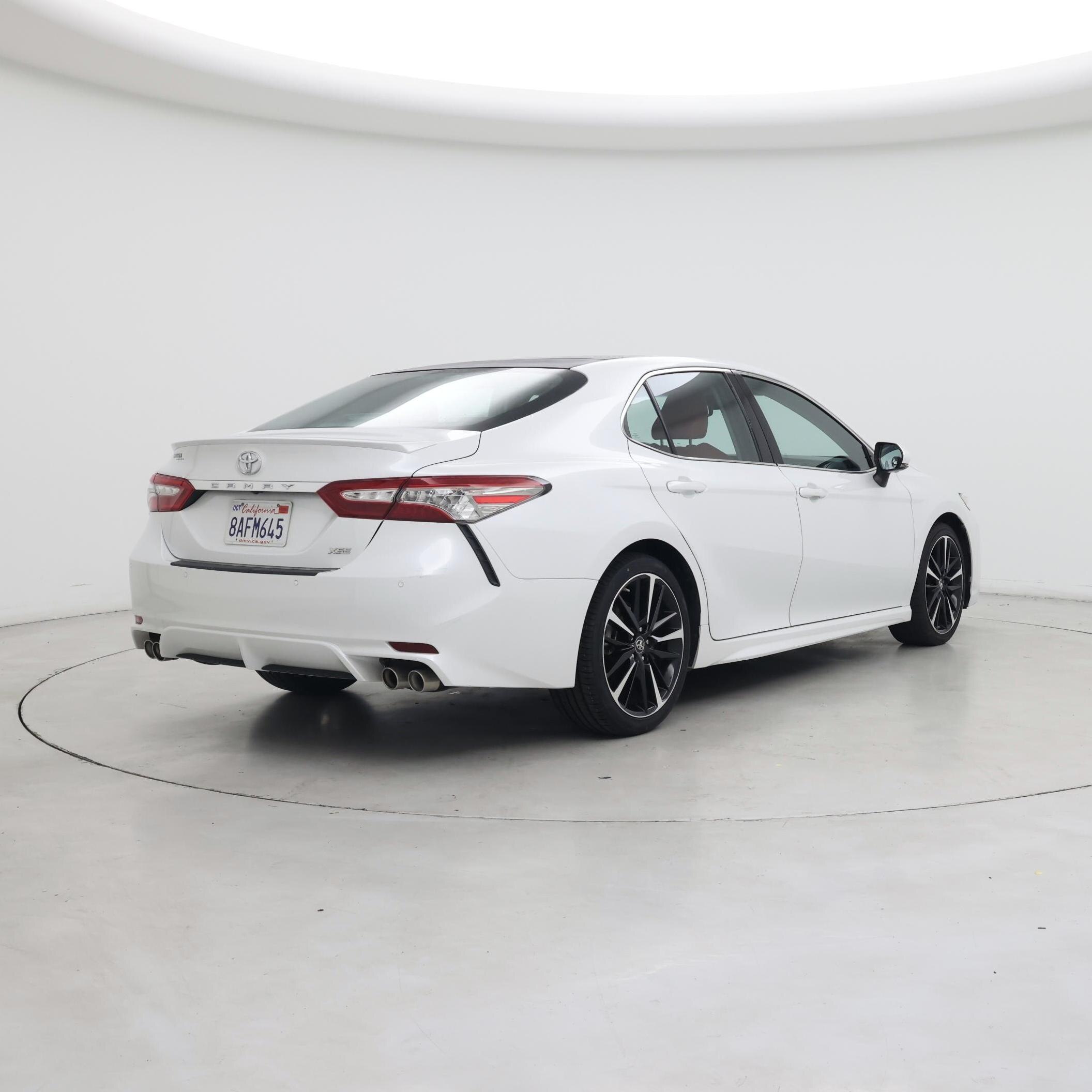 Thumbnail: 2018 Toyota Camry - 8
