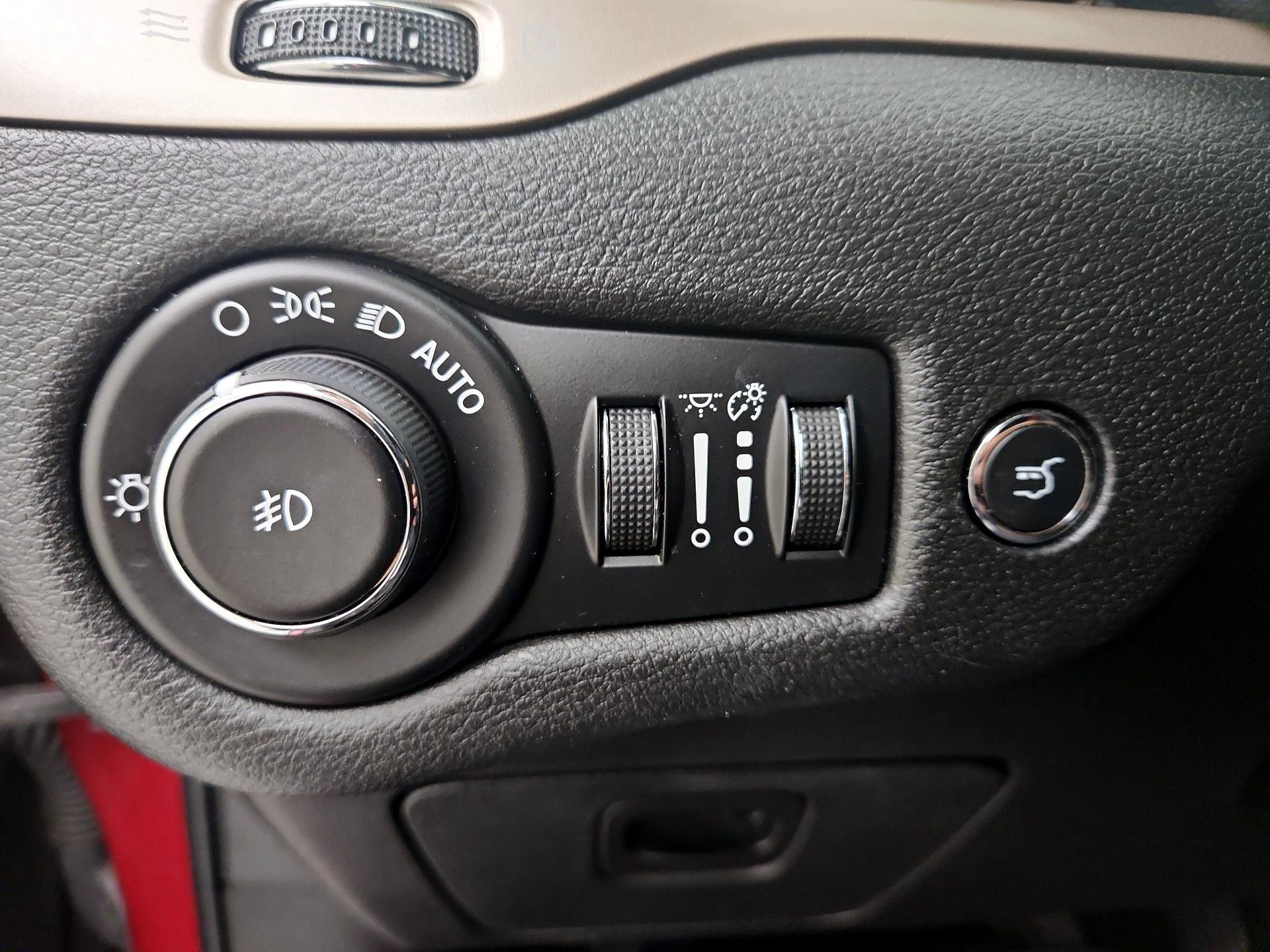 Thumbnail: 2014 Jeep Cherokee - 13