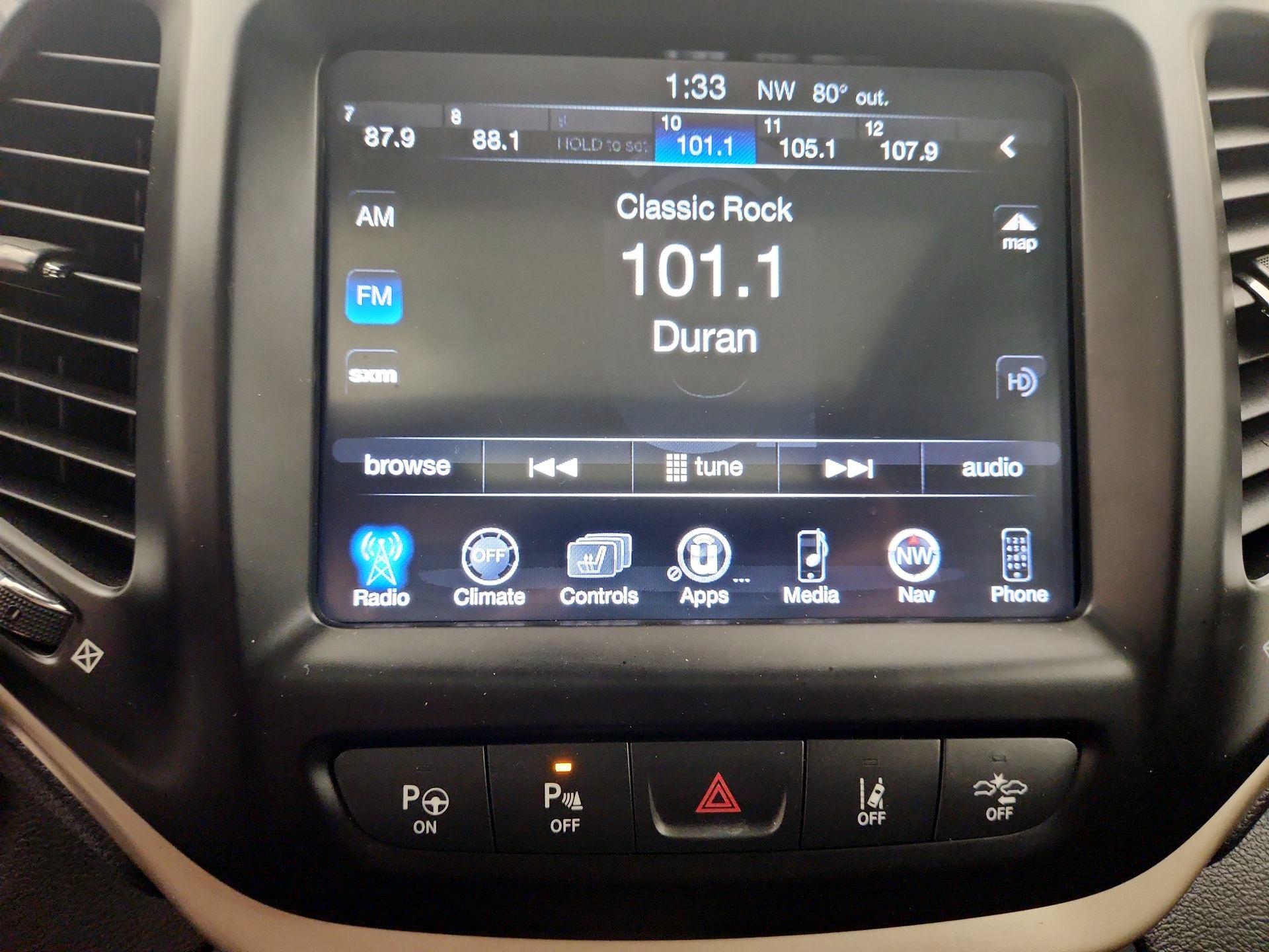 Thumbnail: 2014 Jeep Cherokee - 16
