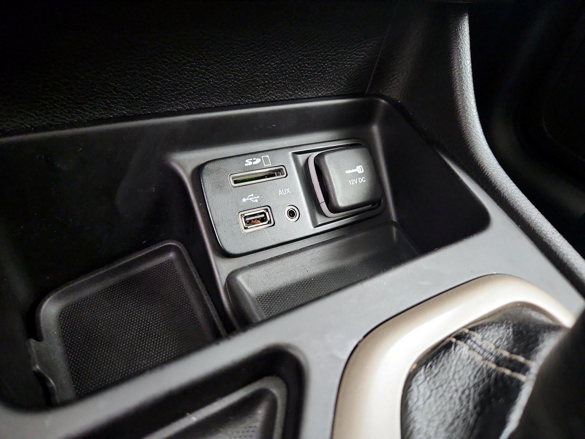 Thumbnail: 2014 Jeep Cherokee - 19