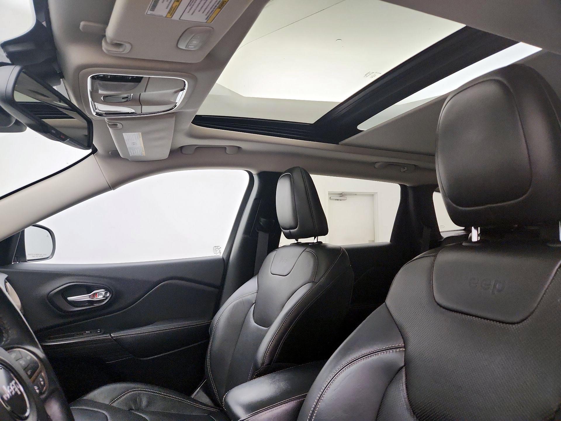 Thumbnail: 2014 Jeep Cherokee - 20