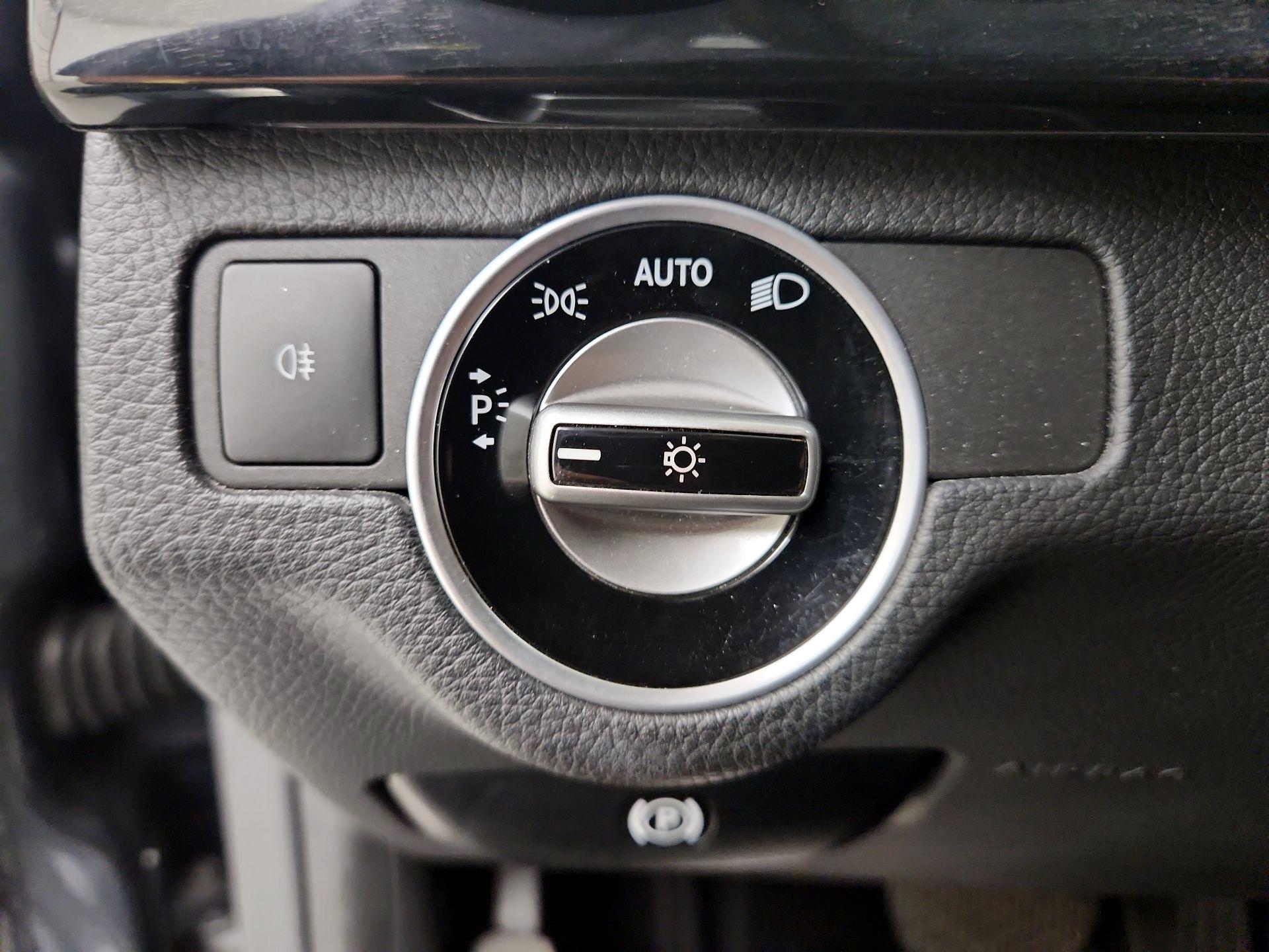 Thumbnail: 2015 Mercedes-Benz GLK - 13