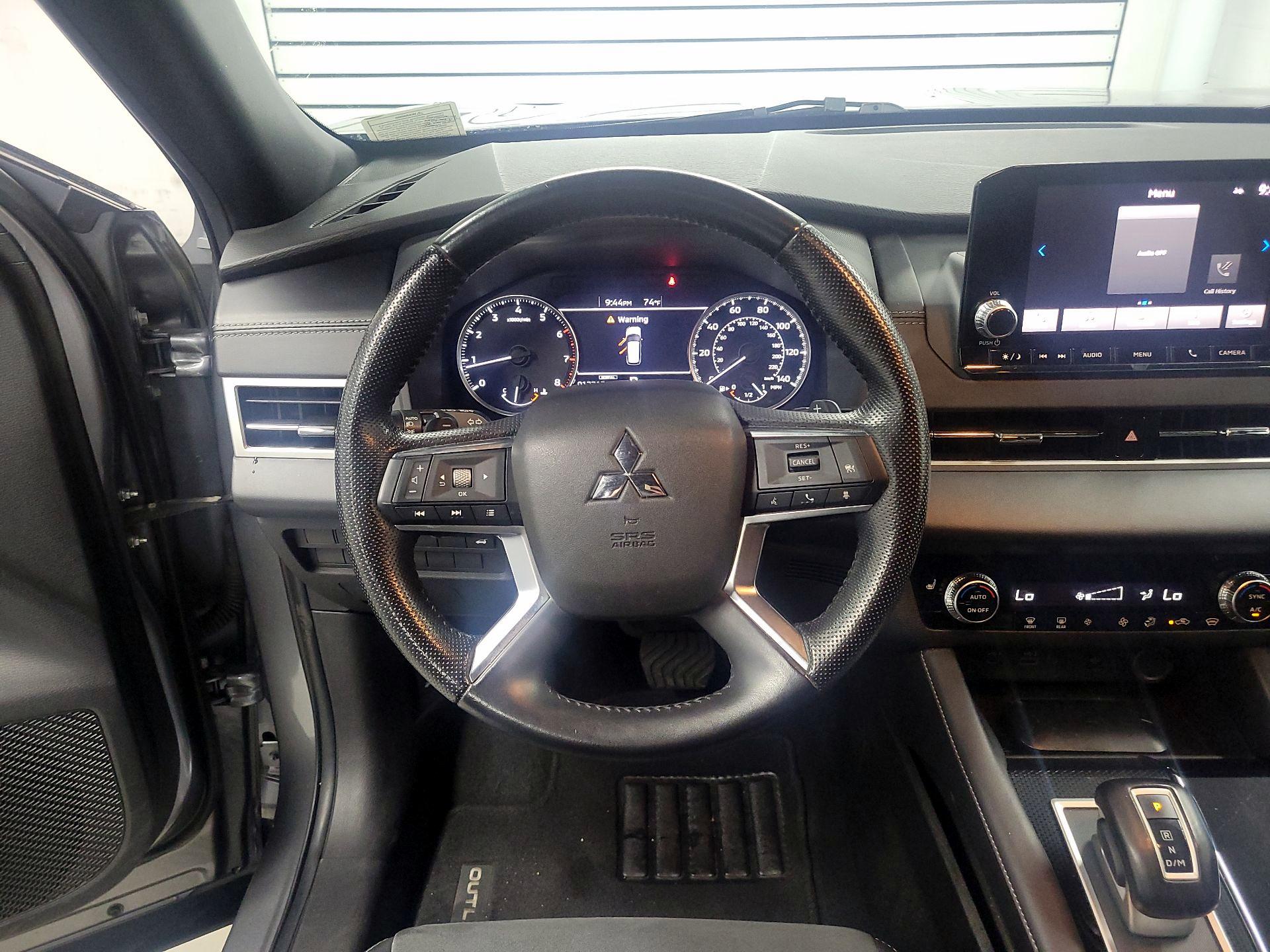 Thumbnail: 2022 Mitsubishi Outlander - 10
