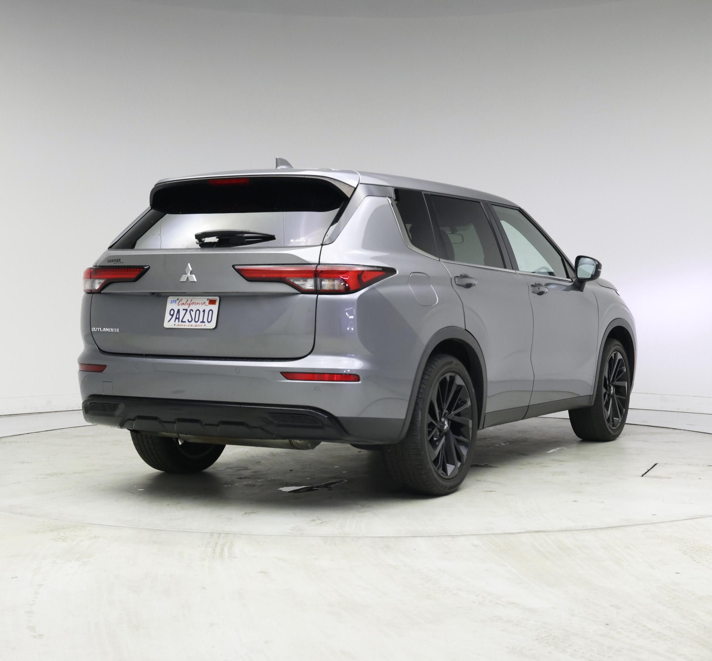Thumbnail: 2022 Mitsubishi Outlander - 8