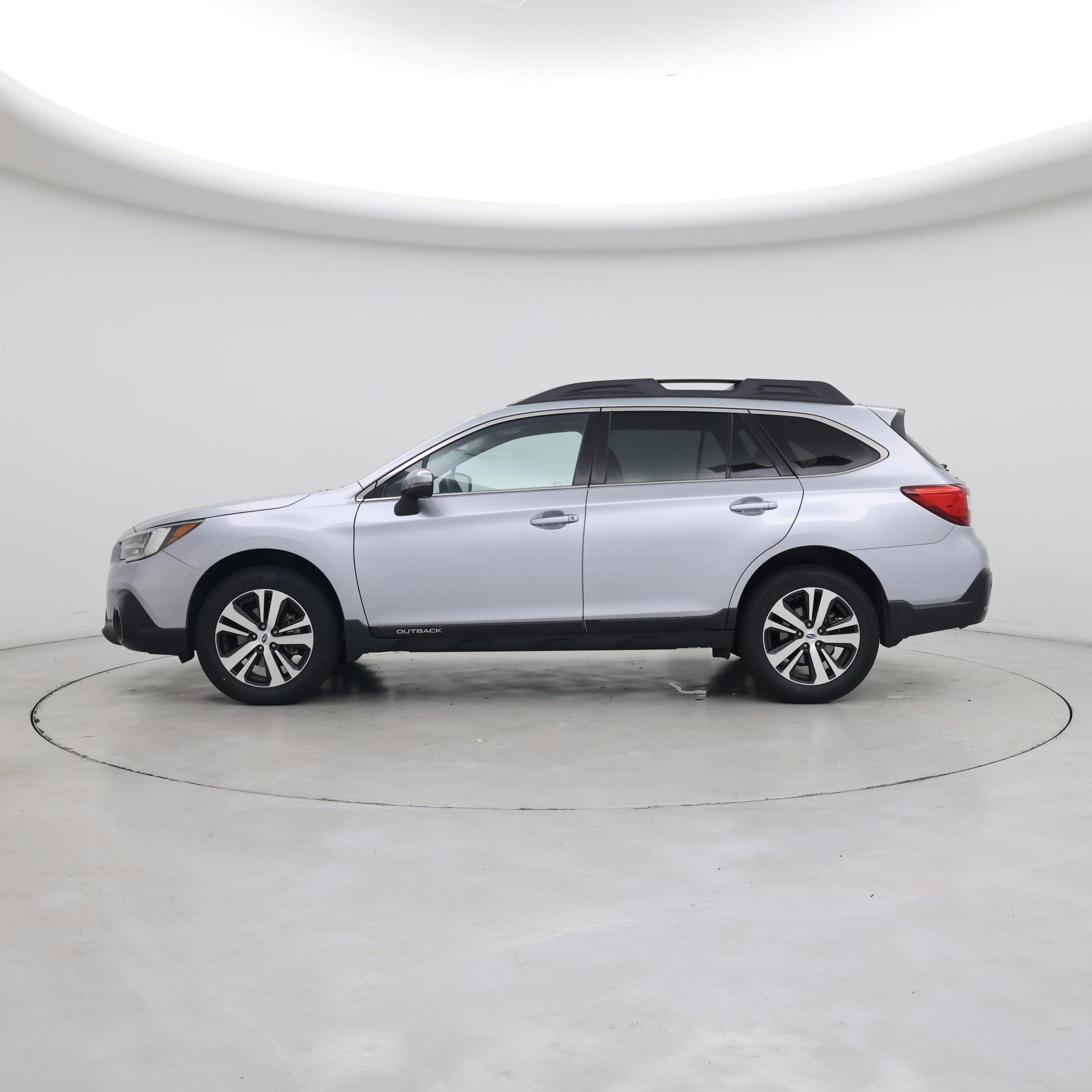 Thumbnail: 2018 Subaru Outback - 3