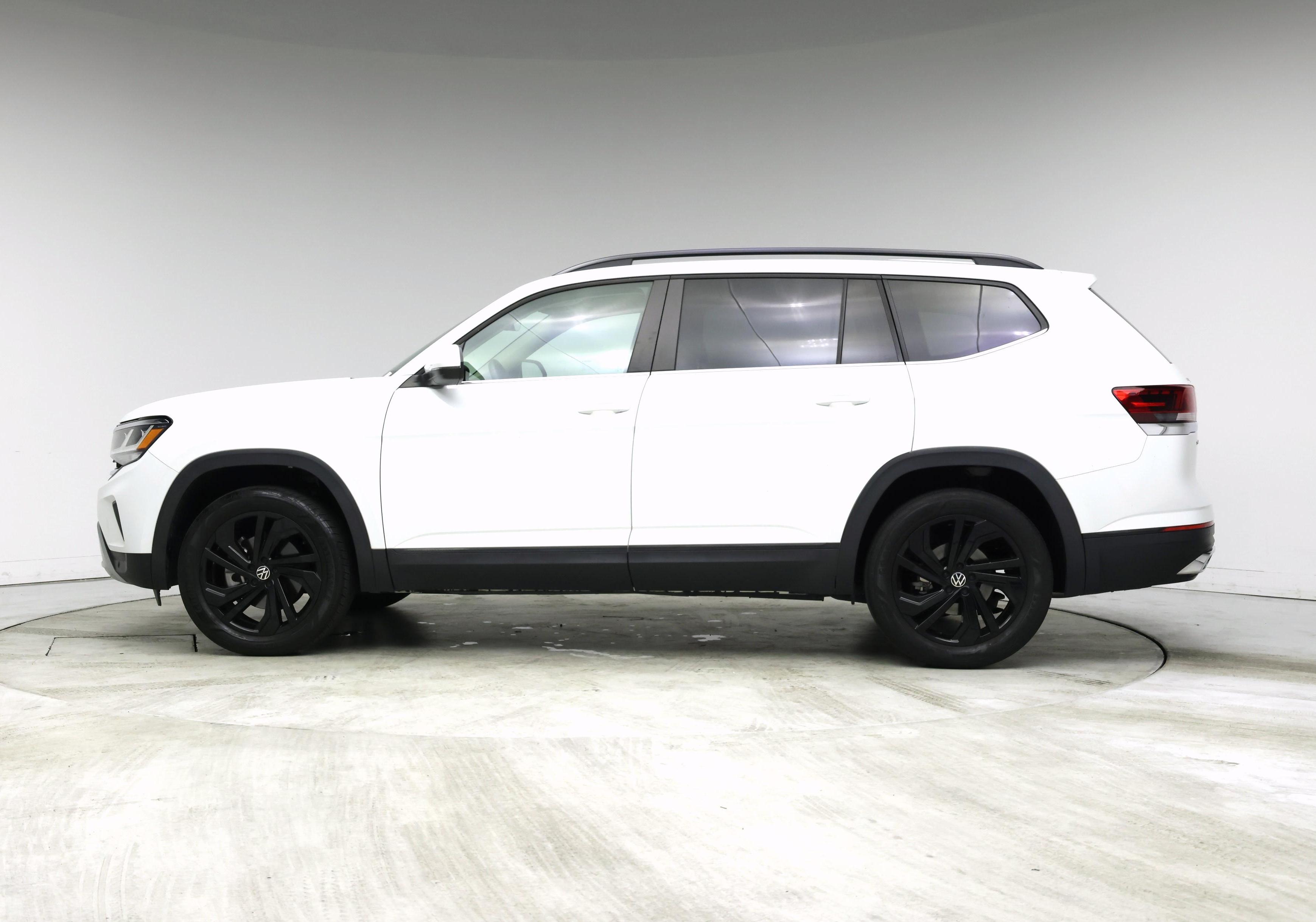 Thumbnail: 2022 Volkswagen Atlas - 3