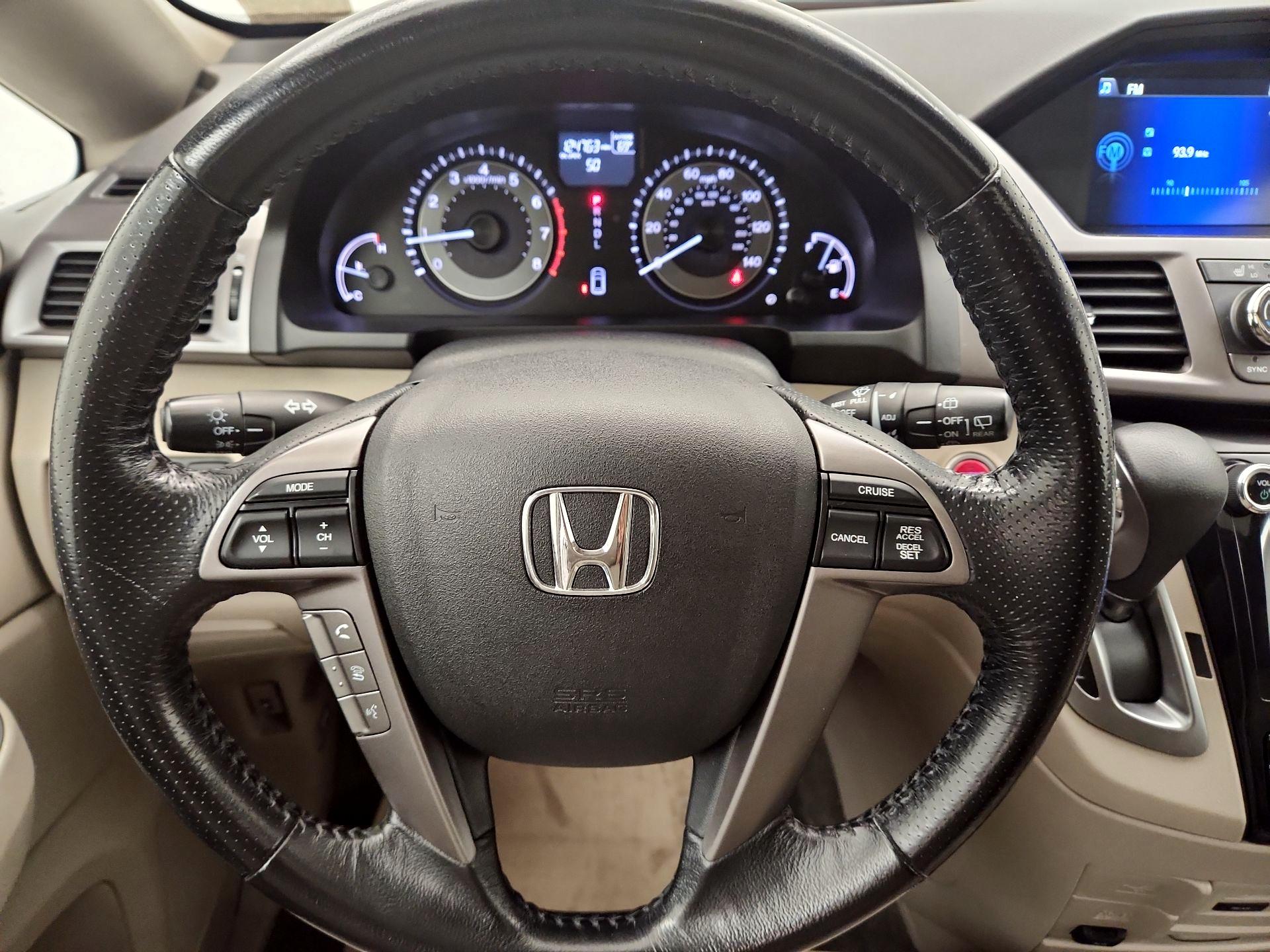 Thumbnail: 2015 Honda Odyssey - 10