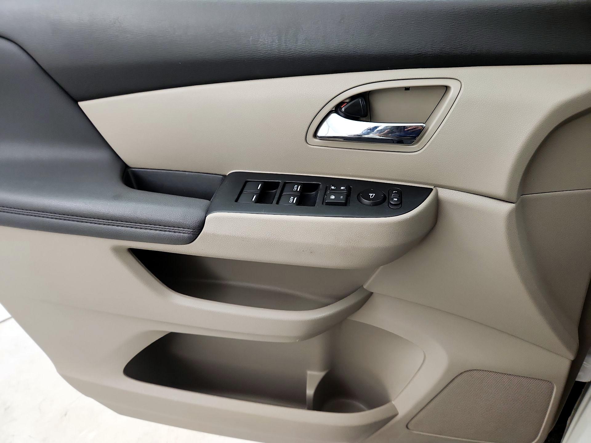 Thumbnail: 2015 Honda Odyssey - 12