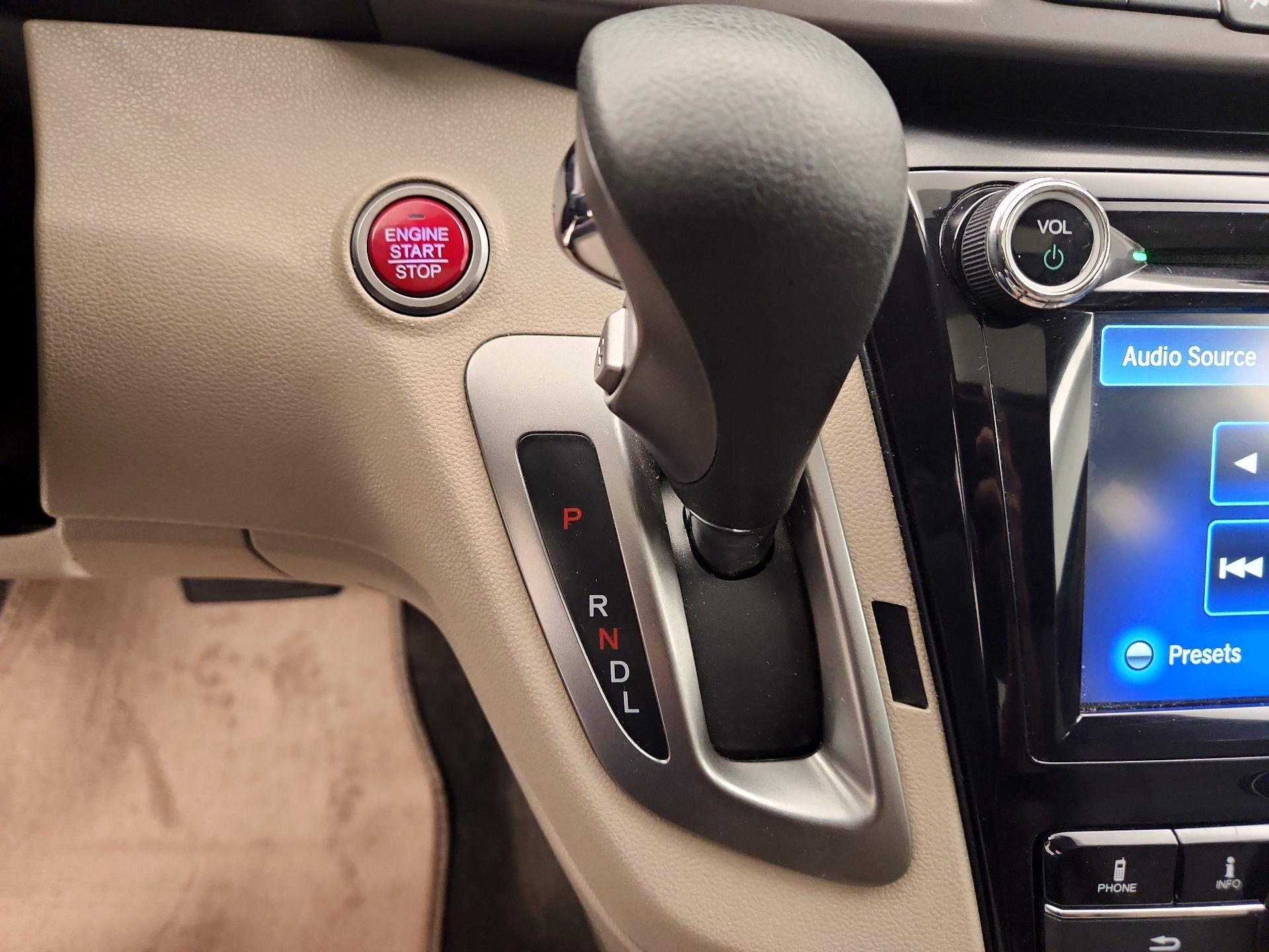 Thumbnail: 2015 Honda Odyssey - 17