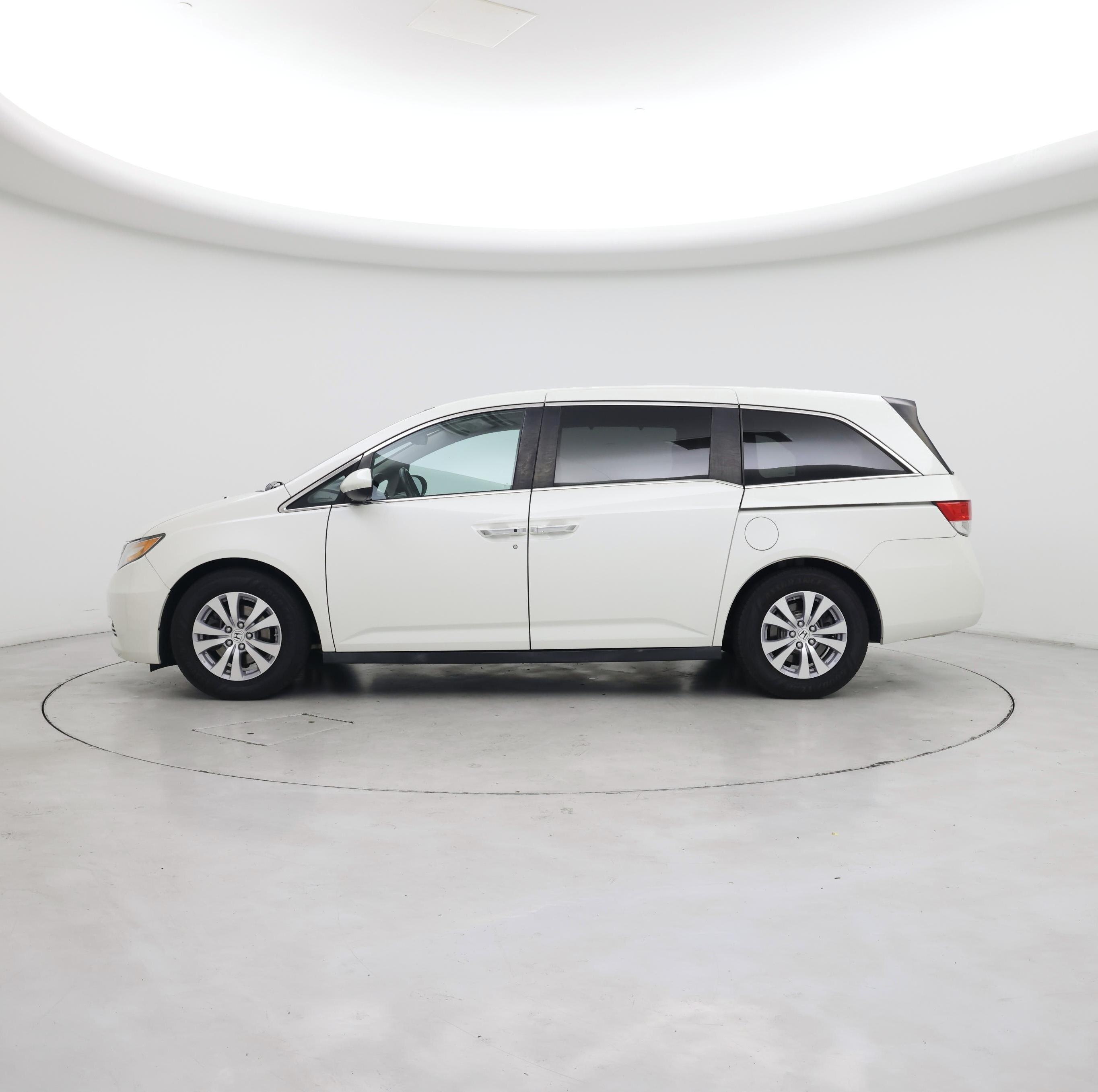 Thumbnail: 2015 Honda Odyssey - 3
