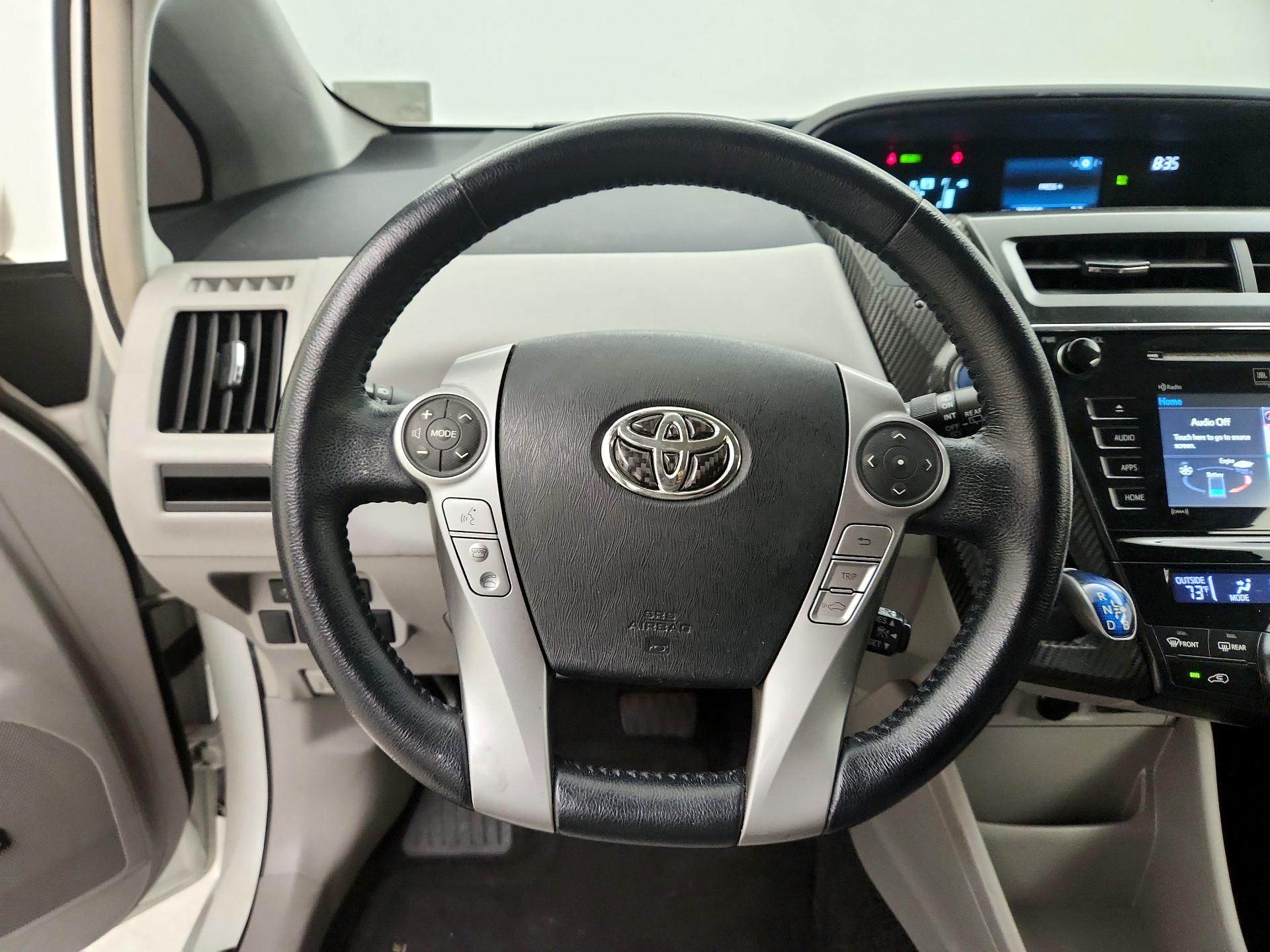 Thumbnail: 2017 Toyota Prius v - 10
