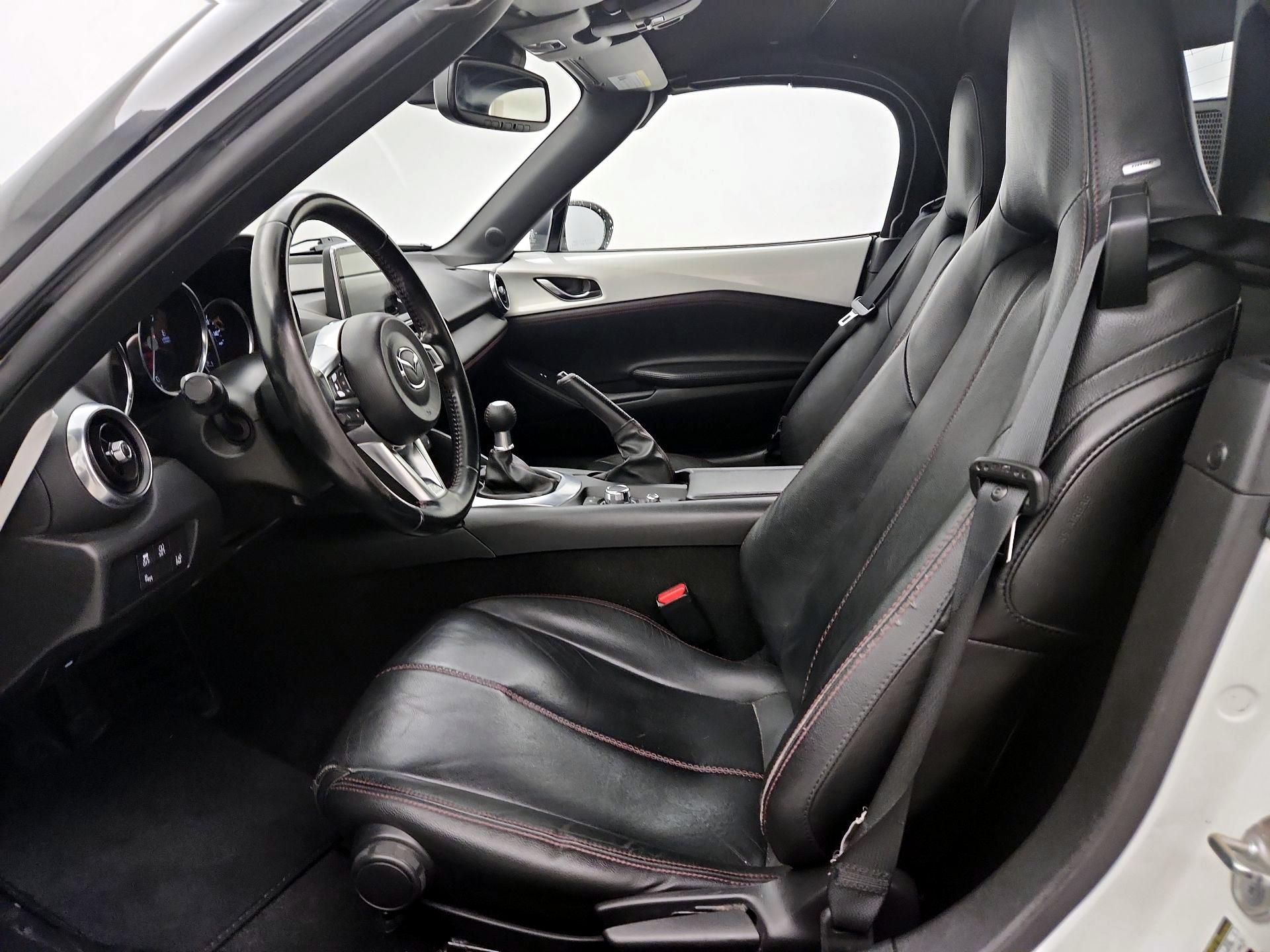 Thumbnail: 2016 Mazda MX-5 Miata - 11