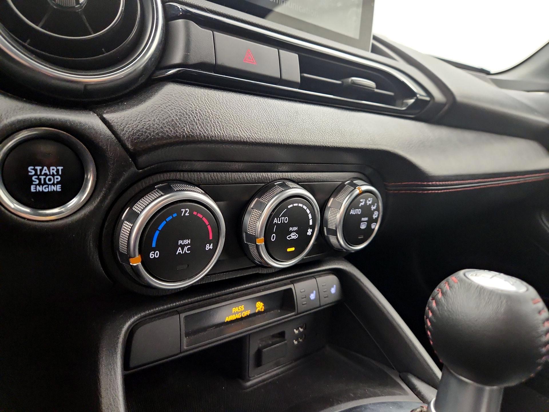 Thumbnail: 2016 Mazda MX-5 Miata - 15