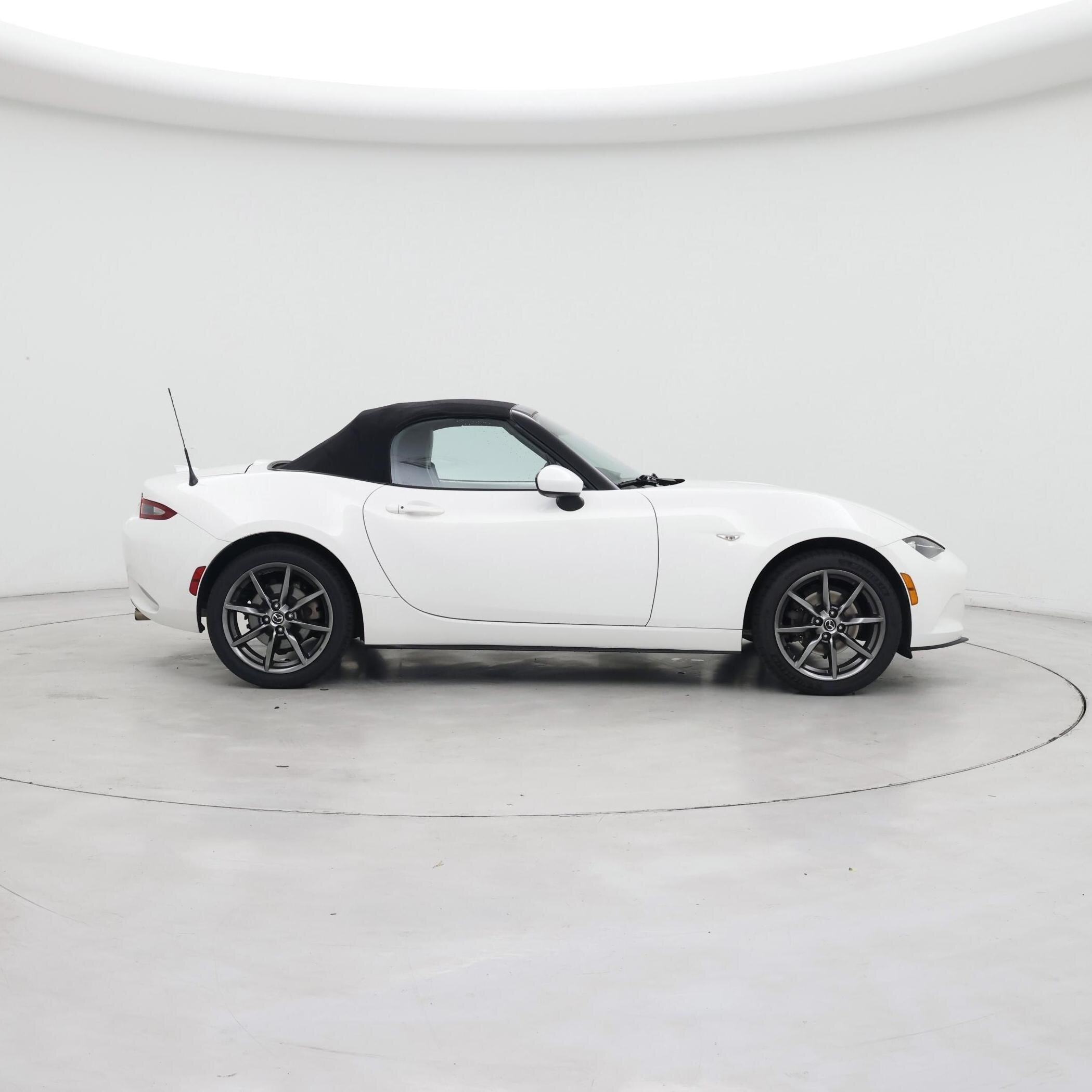 Thumbnail: 2016 Mazda MX-5 Miata - 7