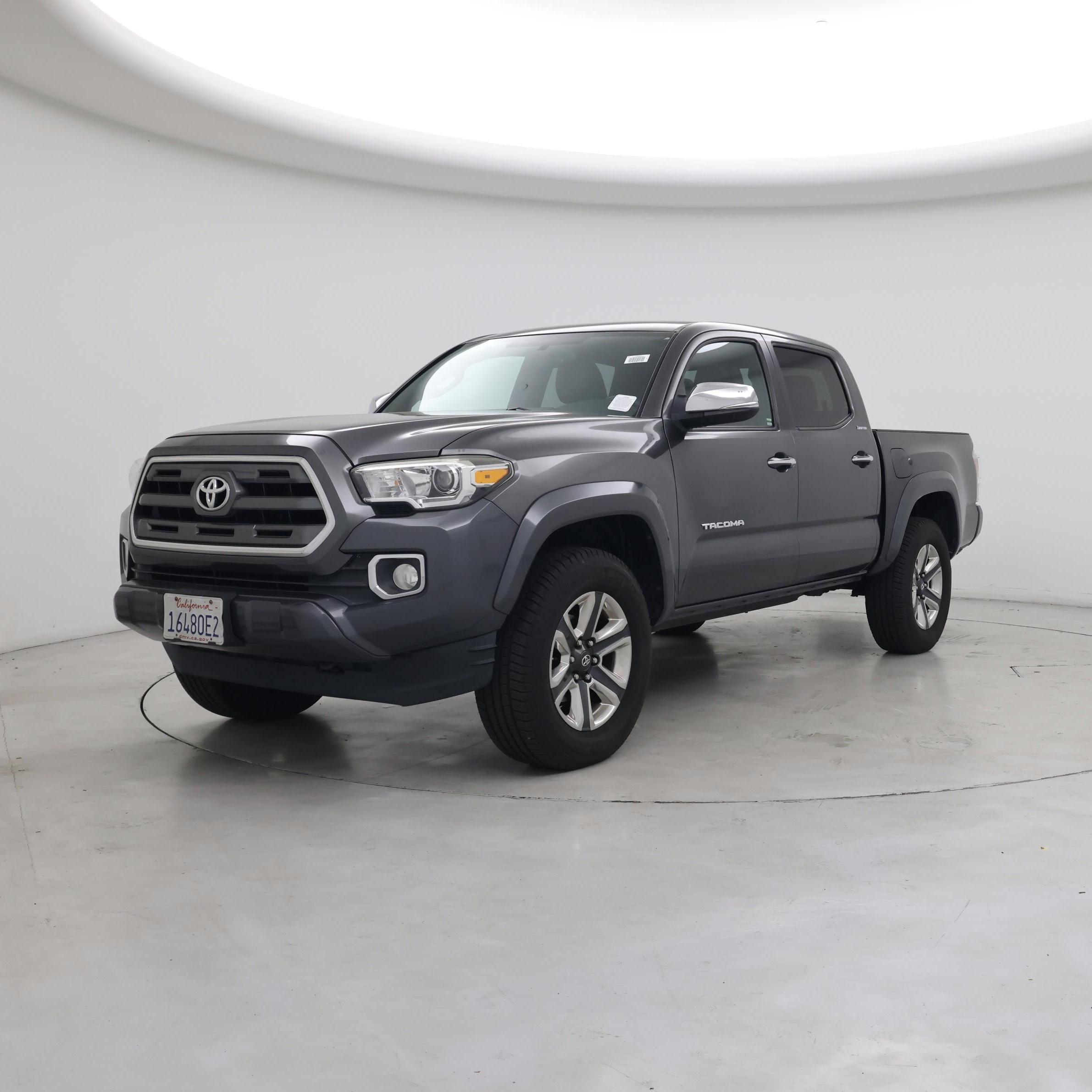 Thumbnail: 2017 Toyota Tacoma - 4