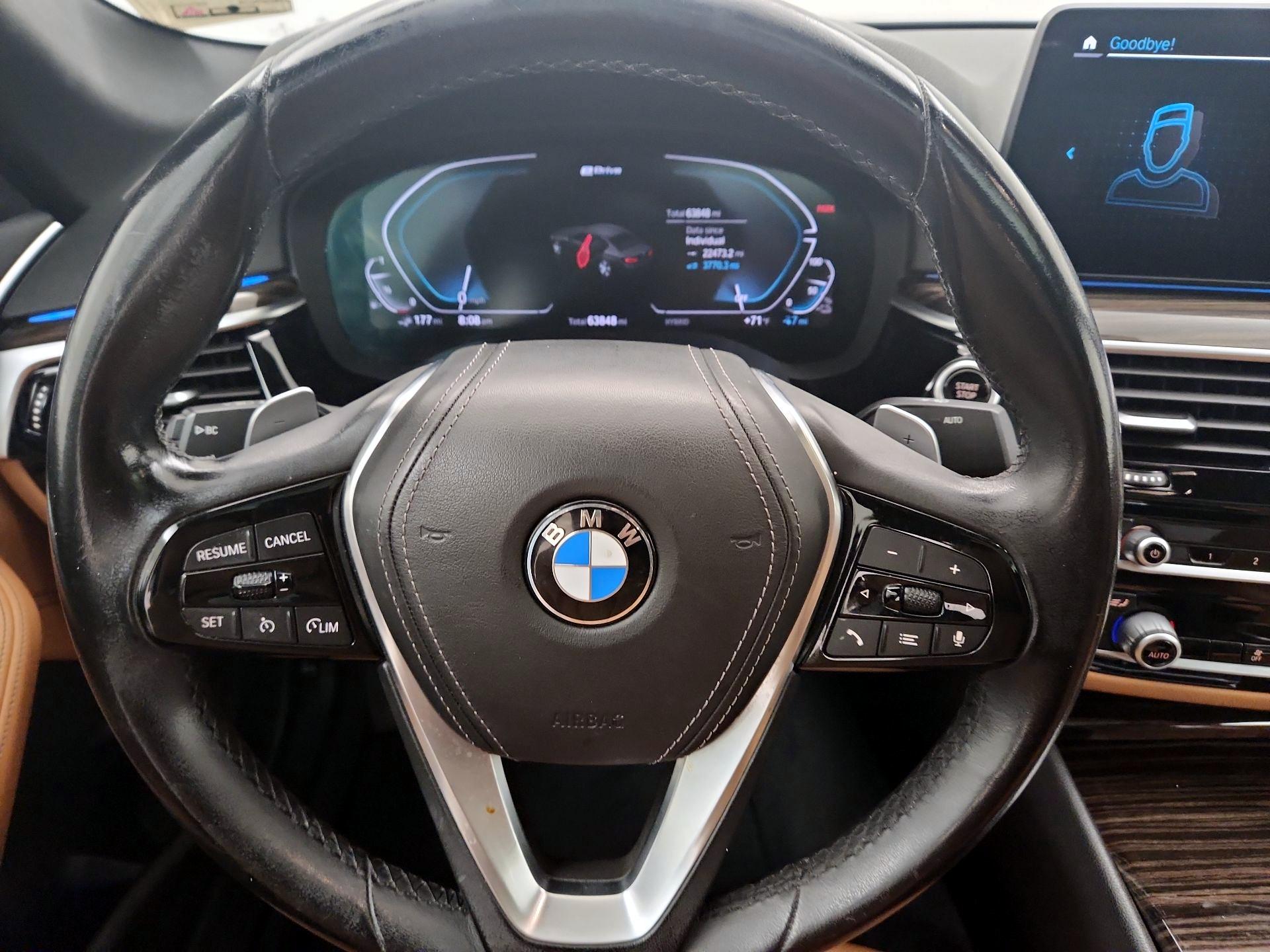 Thumbnail: 2021 BMW 5 Series - 10