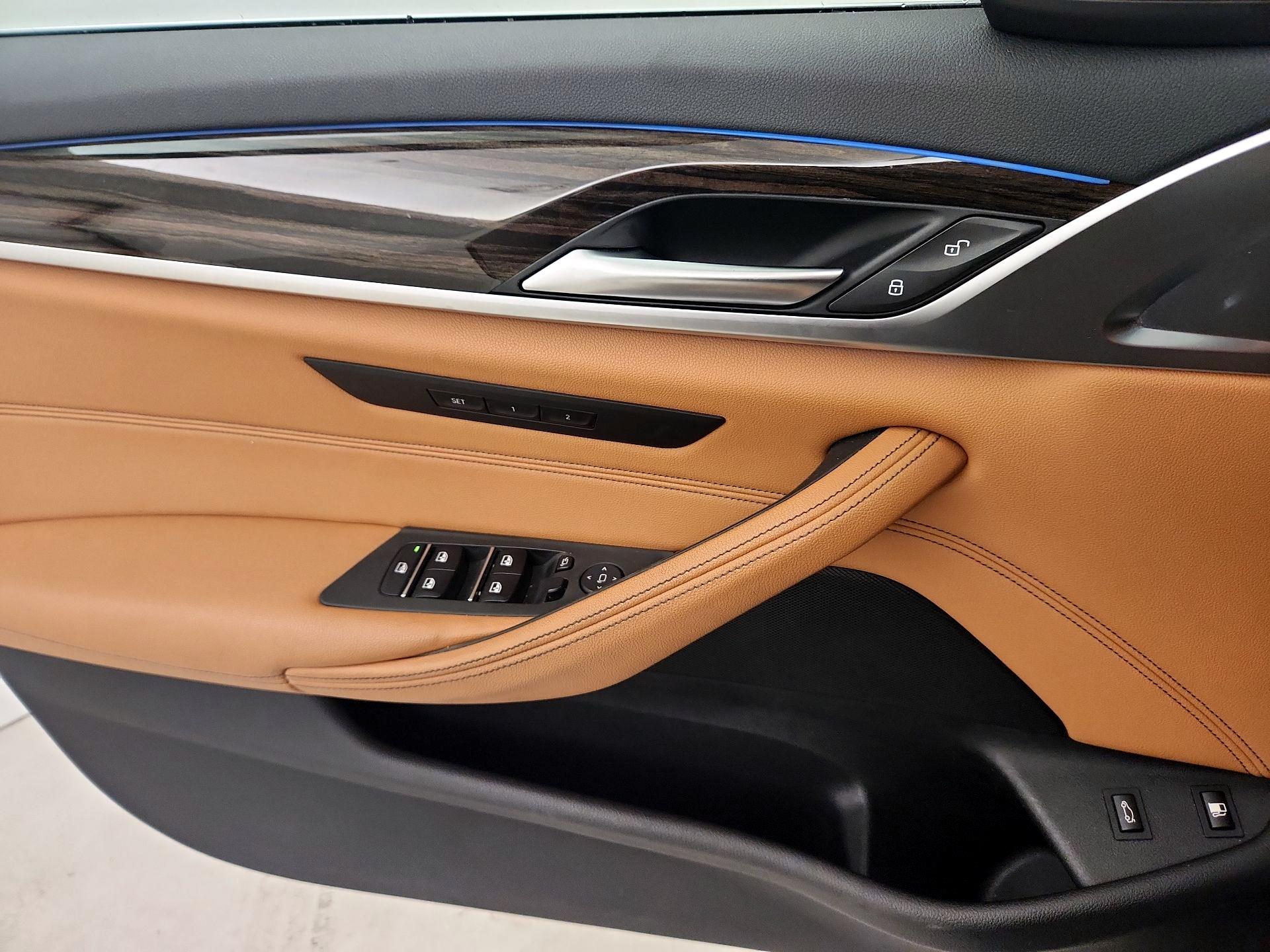 Thumbnail: 2021 BMW 5 Series - 12