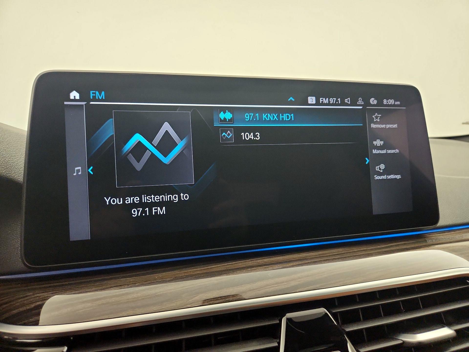 Thumbnail: 2021 BMW 5 Series - 16