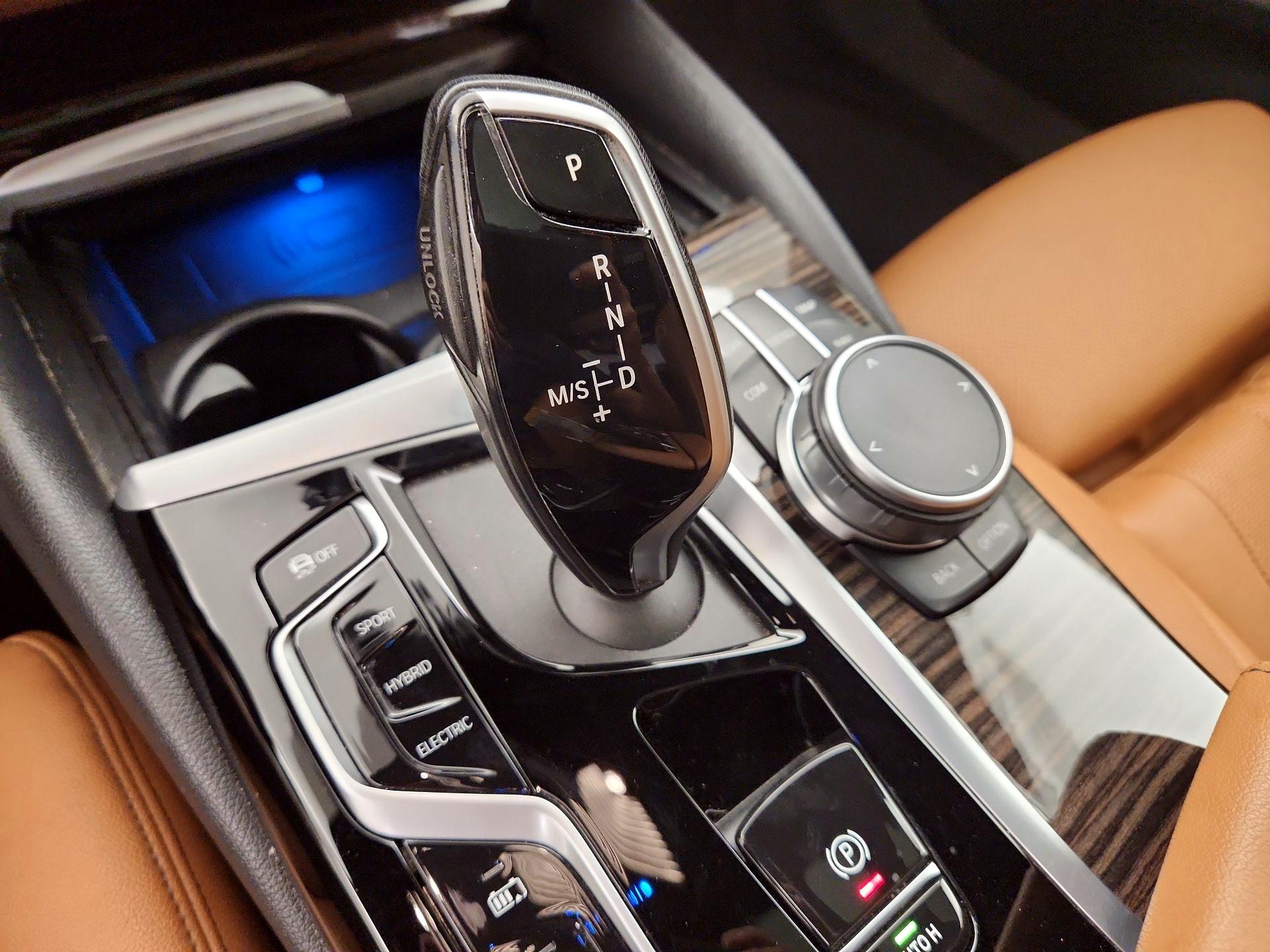 Thumbnail: 2021 BMW 5 Series - 18