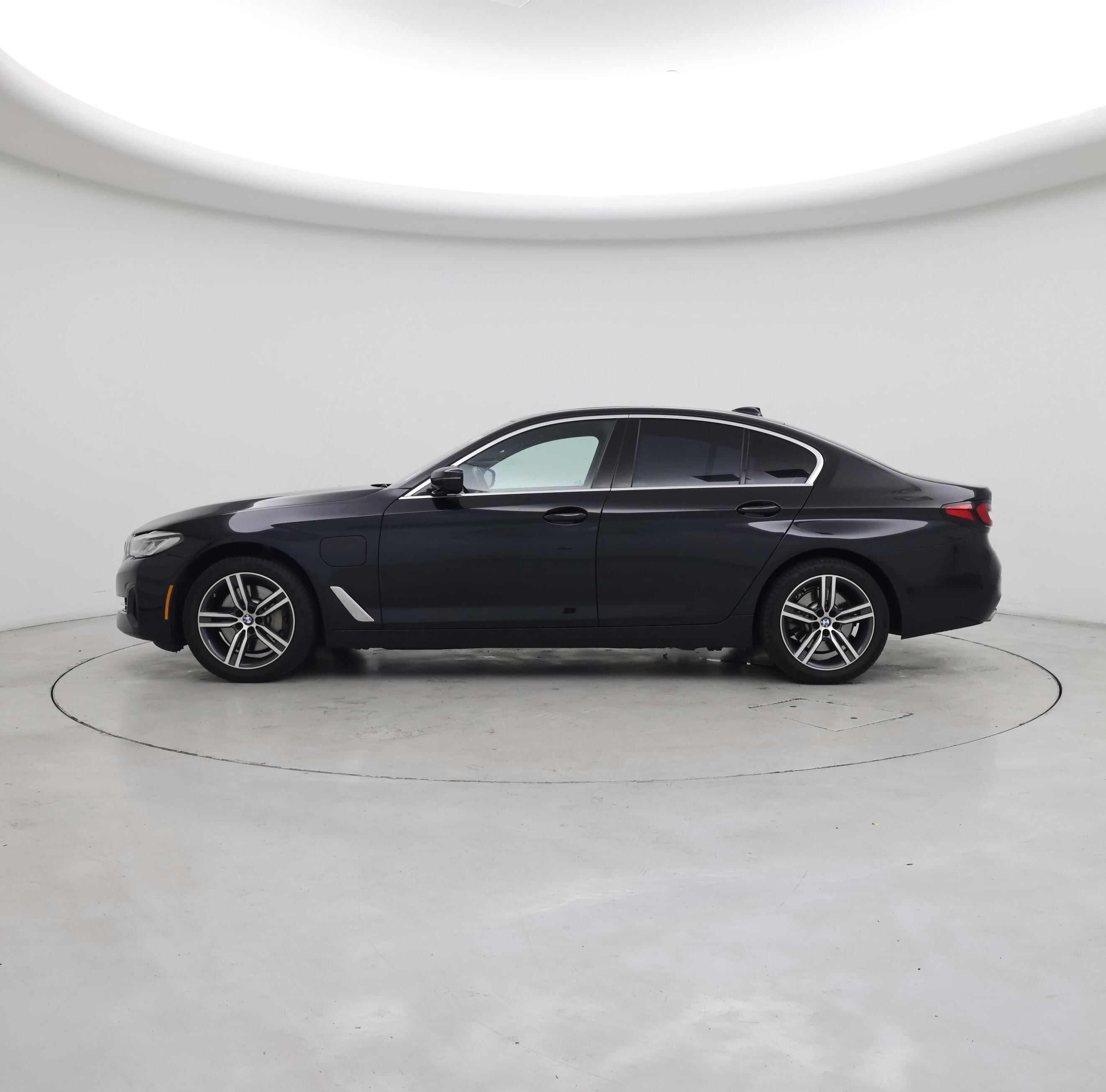 Thumbnail: 2021 BMW 5 Series - 3