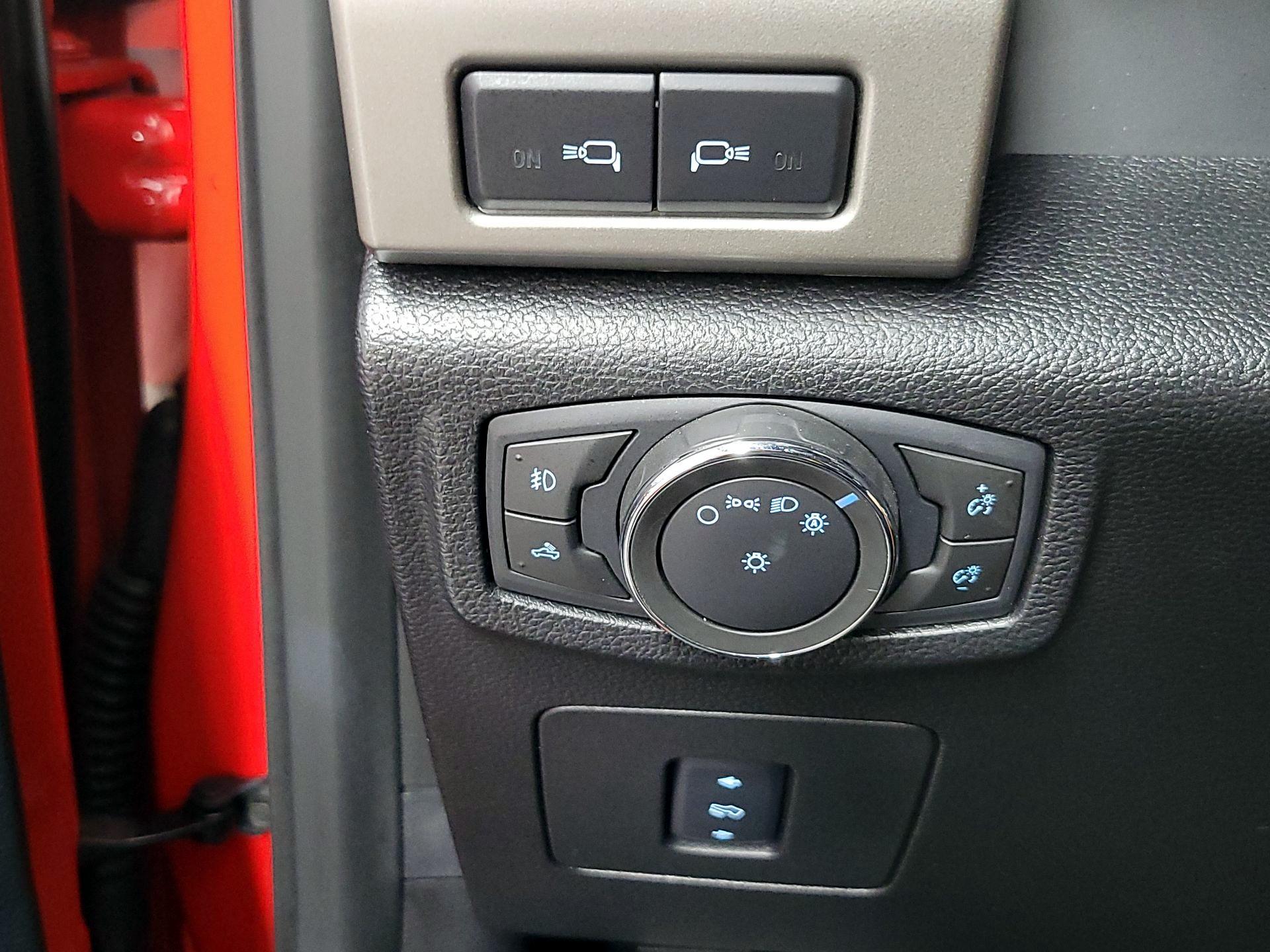 Thumbnail: 2015 Ford F-150 - 13