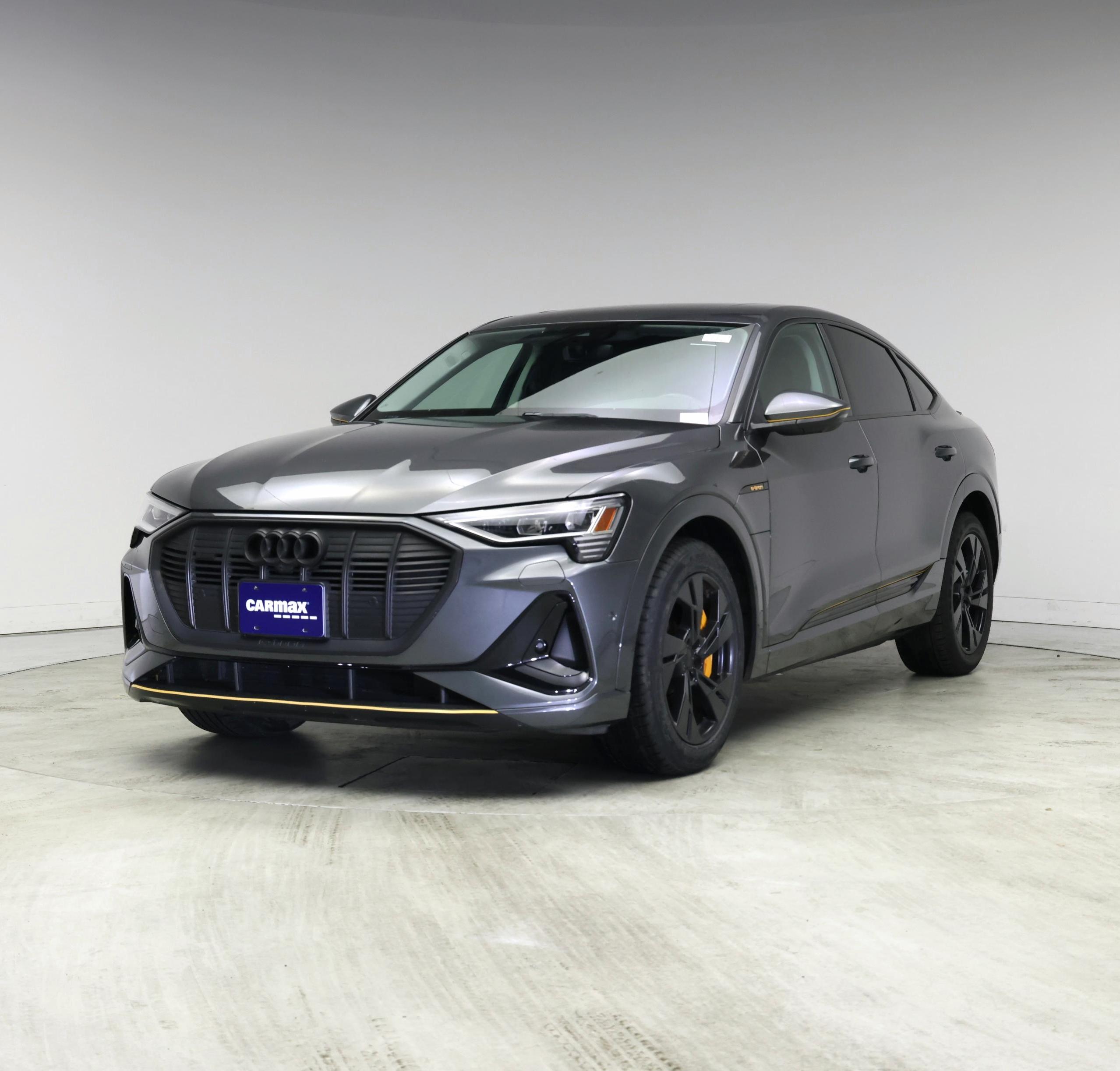 Thumbnail: 2022 Audi e-tron S - 4