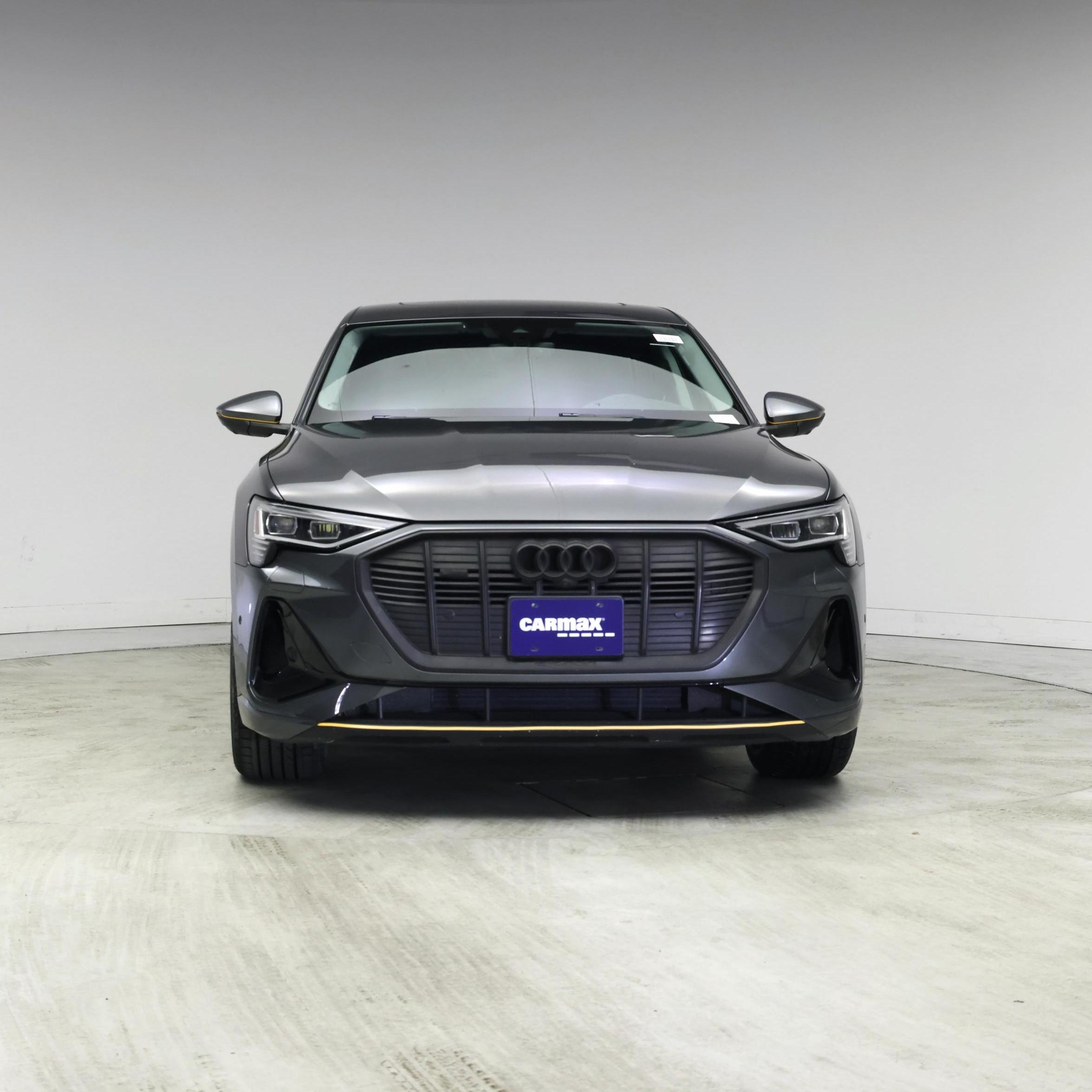 Thumbnail: 2022 Audi e-tron S - 5