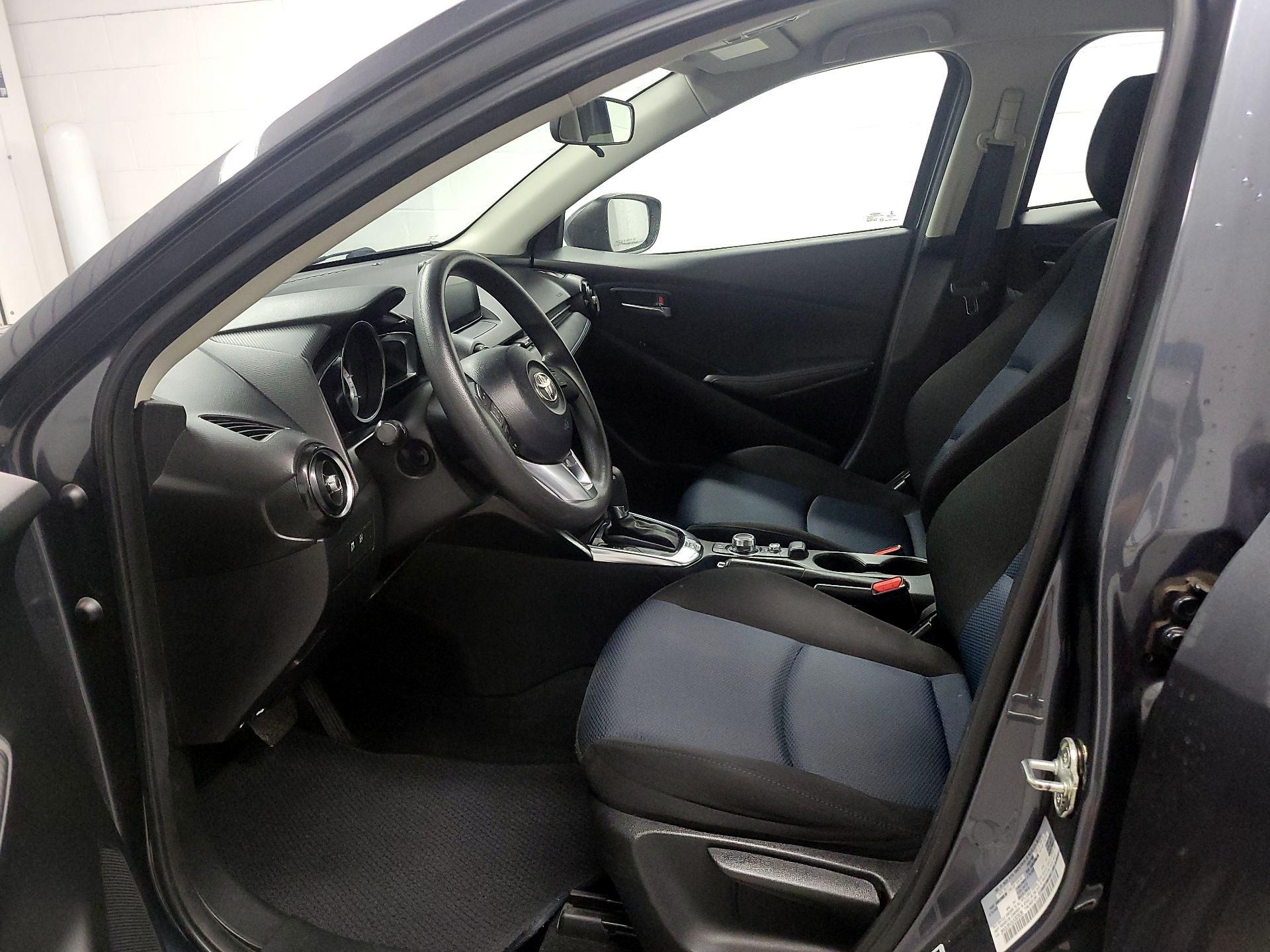 Thumbnail: 2018 Toyota Yaris iA - 11